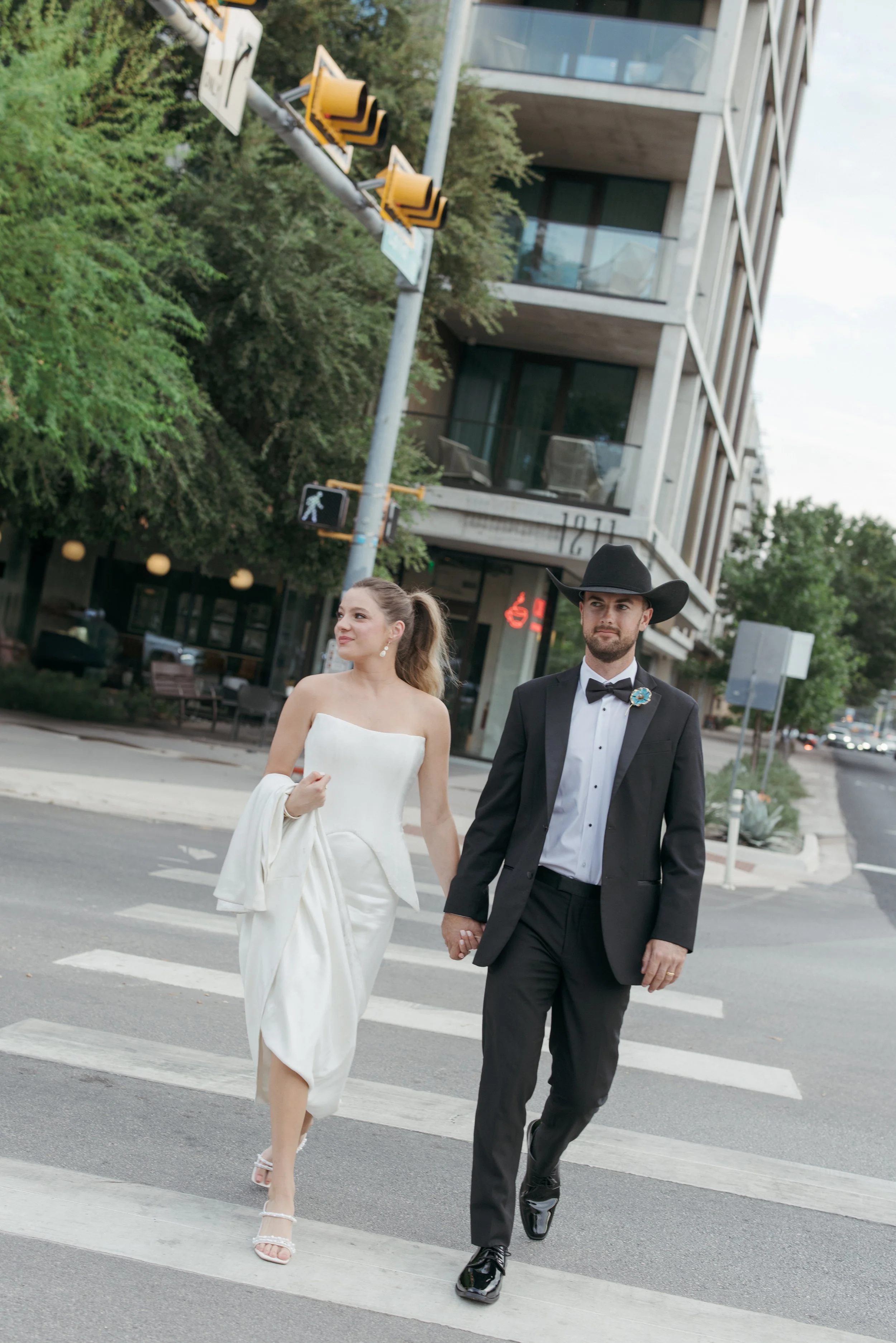 High fashion wedding at The Loren Hotel Austin Texas — K Laine Co, Remi and Gold florals, editorial photography by Lauren Nicole Photo