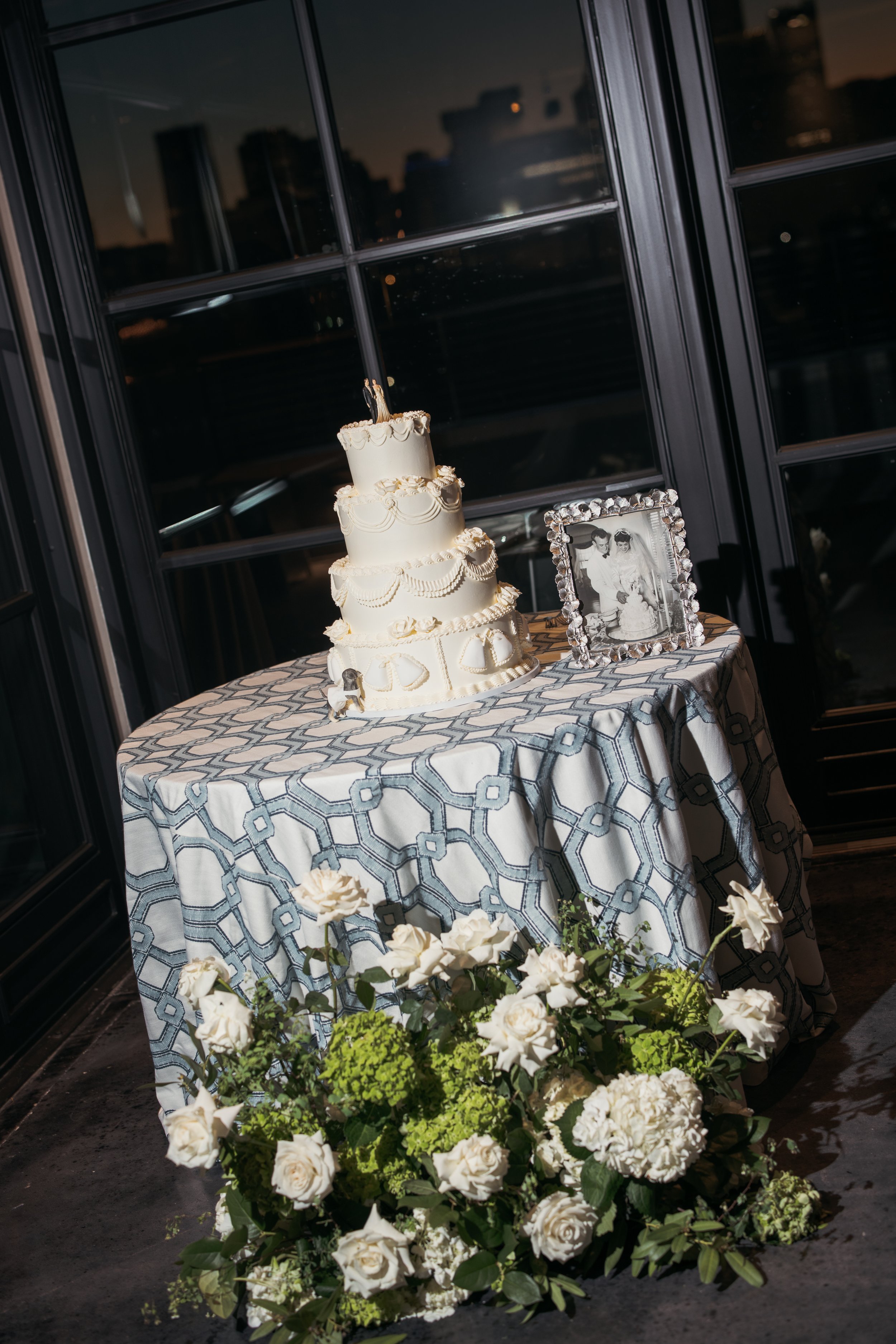 Le Tesserae wedding reception Houston Texas — Keely Thorne Events, candid documentary photography by Lauren Nicole Photo