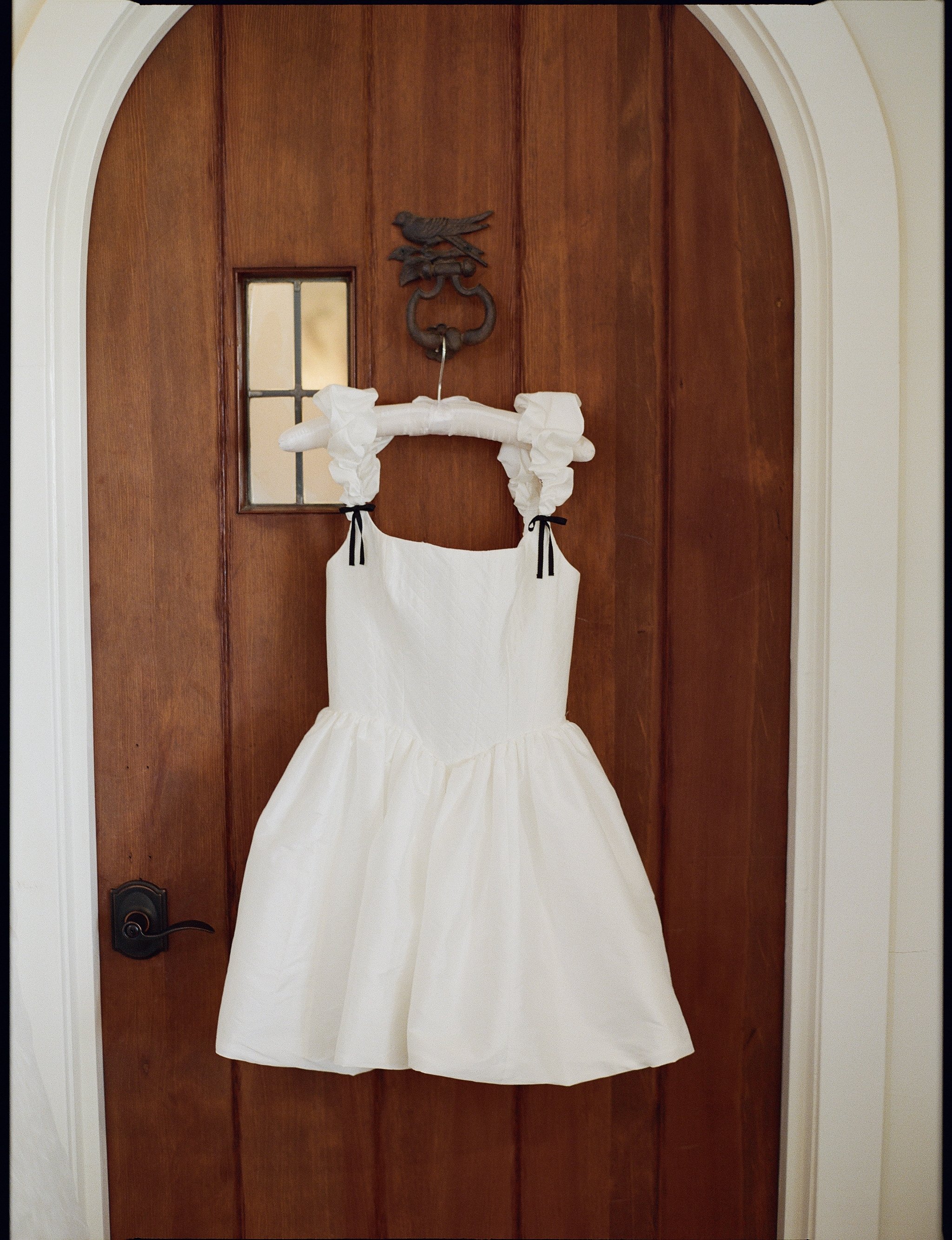 Jeune-perche-wedding-photographer-san-diego-fallbrook-california-documentary-luxury-editorial-elevated-fashion-whimsical-timeless-candid-film-analog-high-end-effortless-wedding-photos-019.jpg