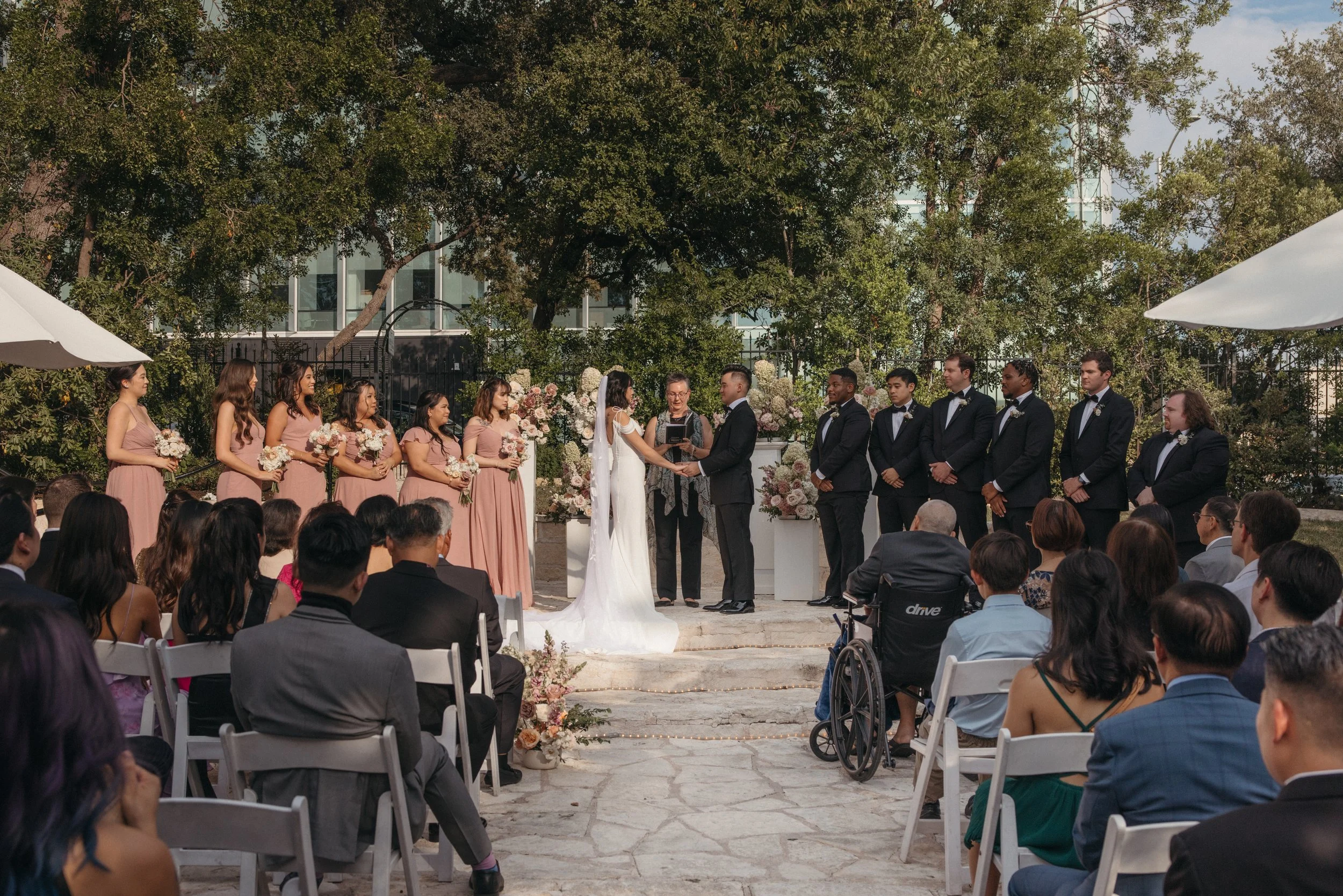 The-Allan-House-Wedding-Photographer-Luxury-High-End-Documentary-Candid-Film-Elegant-Timeless-Editorial-Asian-Vietnamese-Modern-Wedding-Pride-Prejudice-Austin-Texas-43.jpg