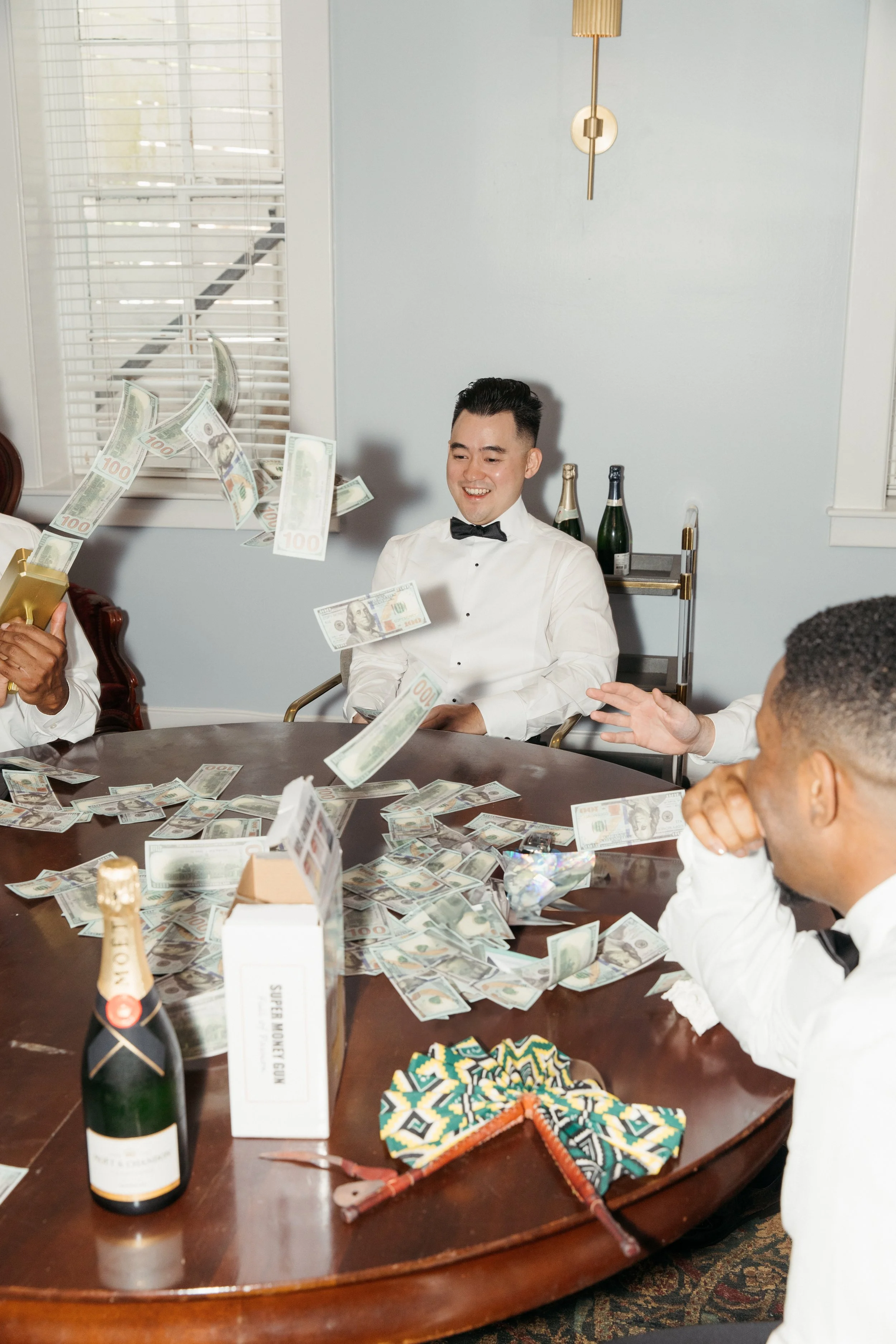 The-Allan-House-Wedding-Photographer-Luxury-High-End-Documentary-Candid-Film-Elegant-Timeless-Editorial-Asian-Vietnamese-Modern-Wedding-Pride-Prejudice-Austin-Texas-12.jpg