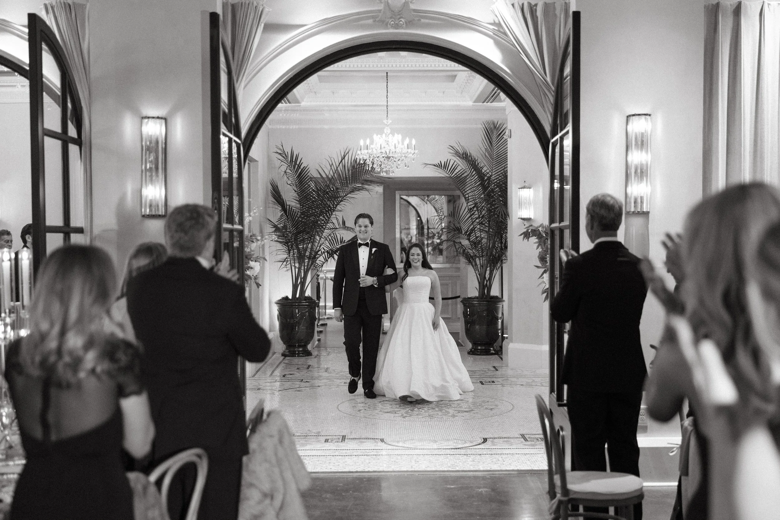 Le-Tesserae-Houston-Texas-Wedding-Photographer-Keely-Thorne-Events-Catholic-Ceremony-Anne-Barge-Navy-Blue-Ivory-Elegant-Timeless-Editorial-Documentary-Hybrid-Film-Digital-Candid-Photos-089.jpg