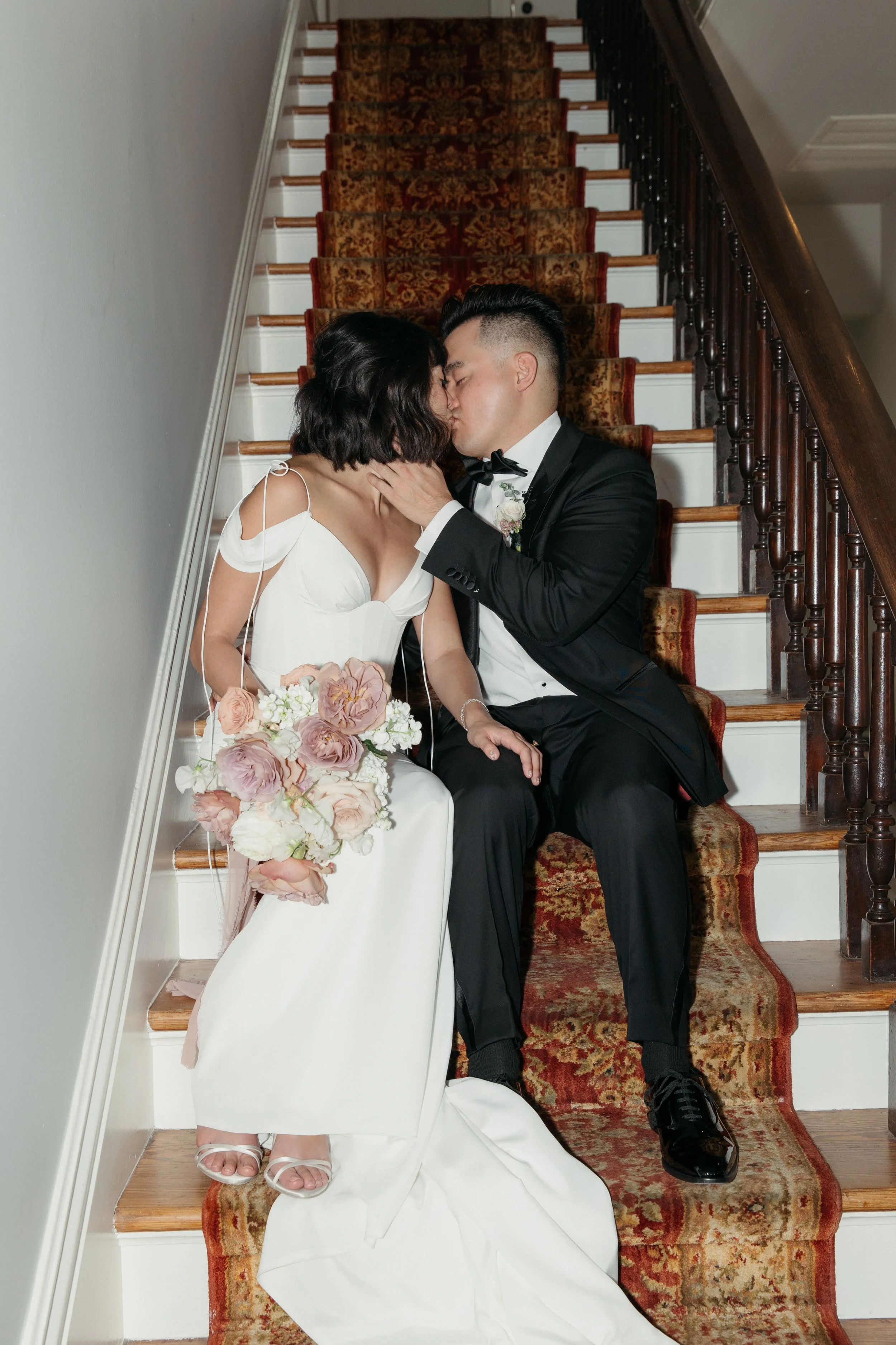 The-Allan-House-Wedding-Photographer-Luxury-High-End-Documentary-Candid-Film-Elegant-Timeless-Editorial-Asian-Vietnamese-Modern-Wedding-Pride-Prejudice-Austin-Texas-25.jpg