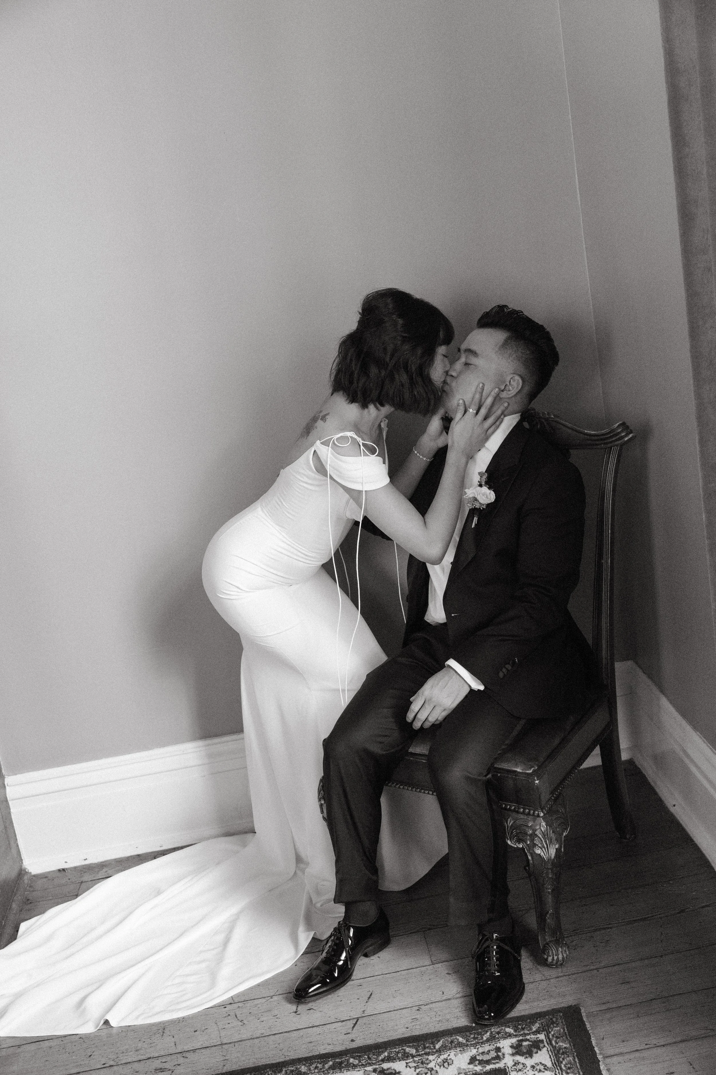 The-Allan-House-Wedding-Photographer-Luxury-High-End-Documentary-Candid-Film-Elegant-Timeless-Editorial-Asian-Vietnamese-Modern-Wedding-Pride-Prejudice-Austin-Texas-29.jpg