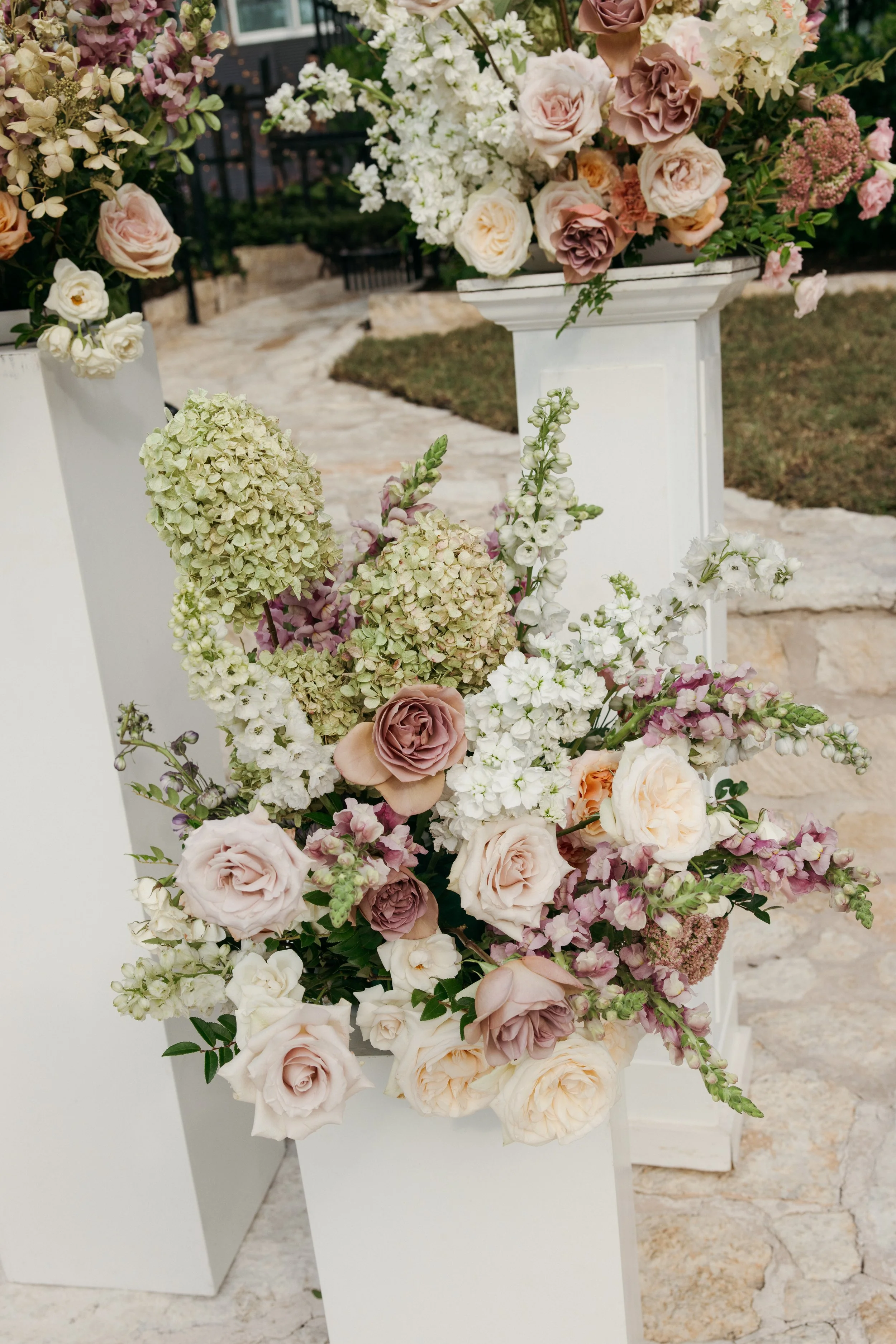The-Allan-House-Wedding-Photographer-Luxury-High-End-Documentary-Candid-Film-Elegant-Timeless-Editorial-Asian-Vietnamese-Modern-Wedding-Pride-Prejudice-Austin-Texas-40.jpg