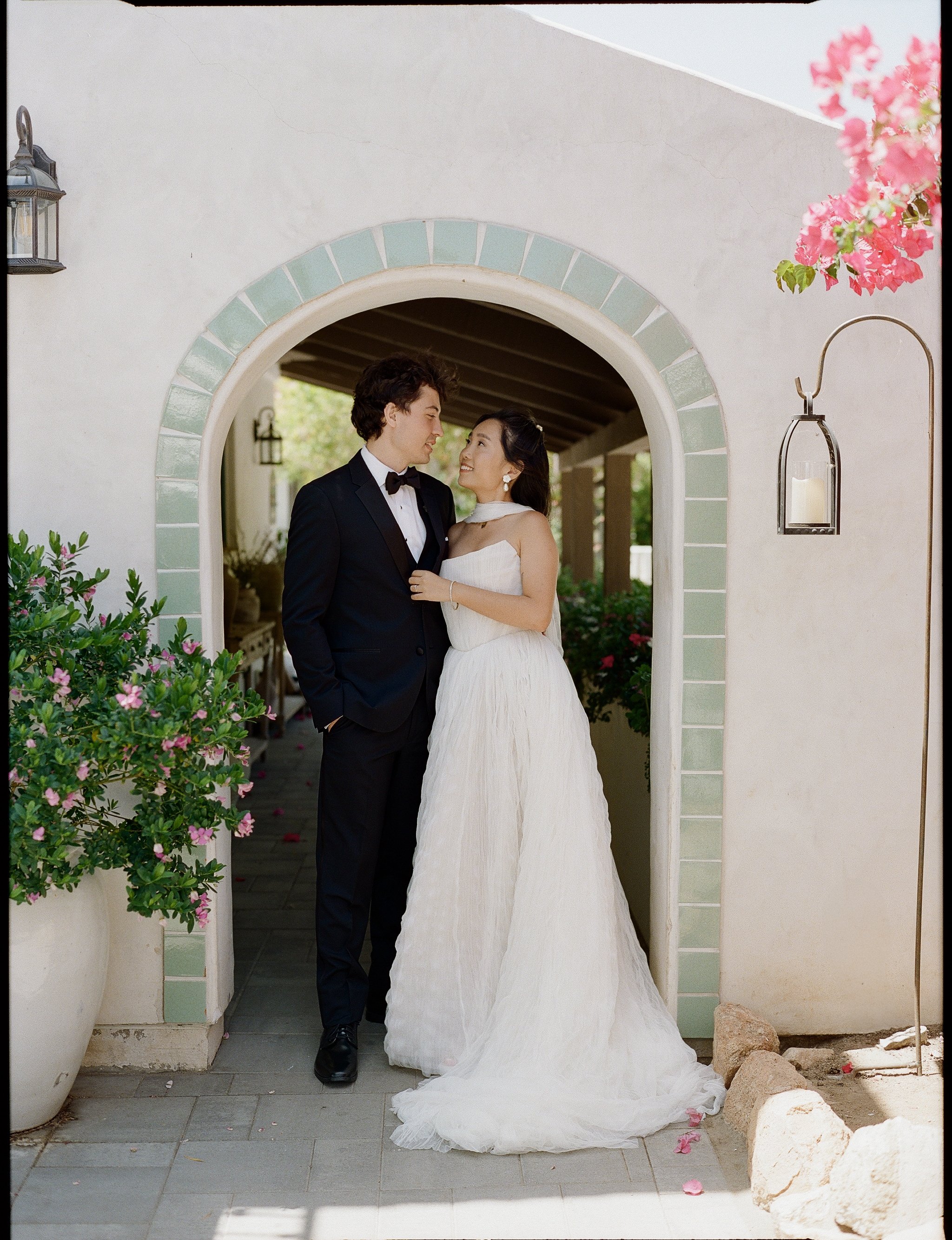 Jeune-perche-wedding-photographer-san-diego-fallbrook-california-documentary-luxury-editorial-elevated-fashion-whimsical-timeless-candid-film-analog-high-end-effortless-wedding-photos-063.jpg