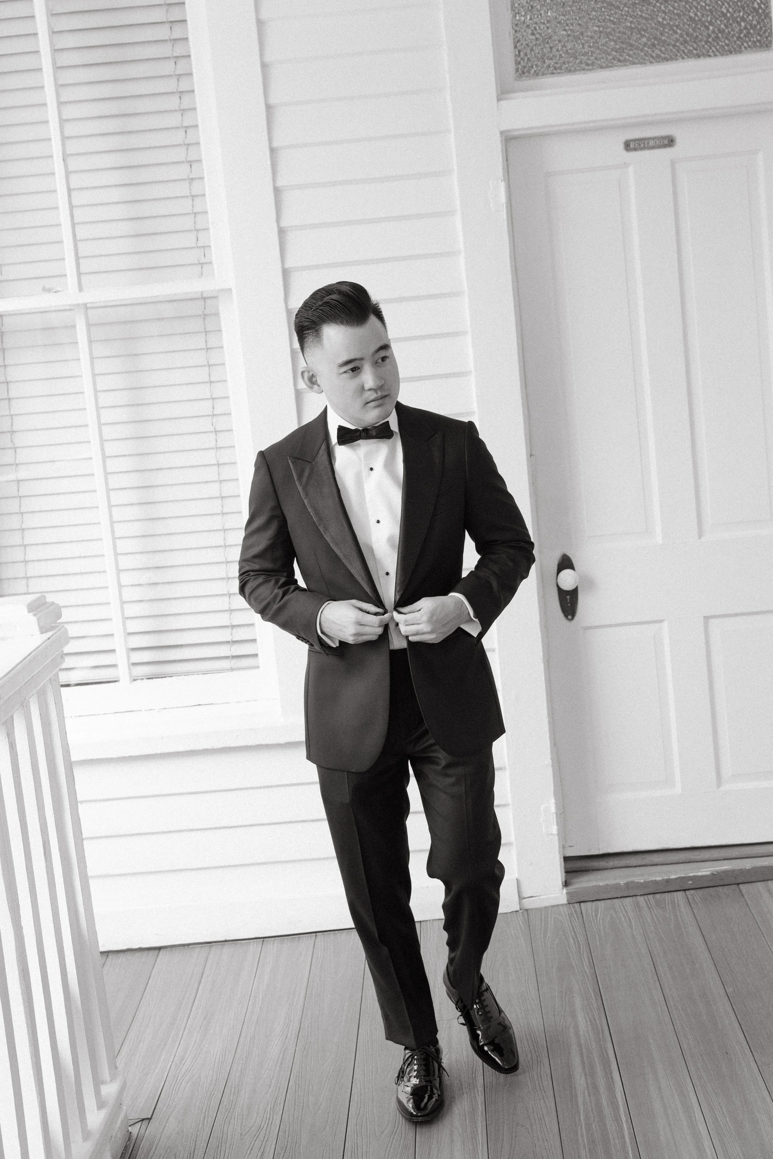 The-Allan-House-Wedding-Photographer-Luxury-High-End-Documentary-Candid-Film-Elegant-Timeless-Editorial-Asian-Vietnamese-Modern-Wedding-Pride-Prejudice-Austin-Texas-13.jpg