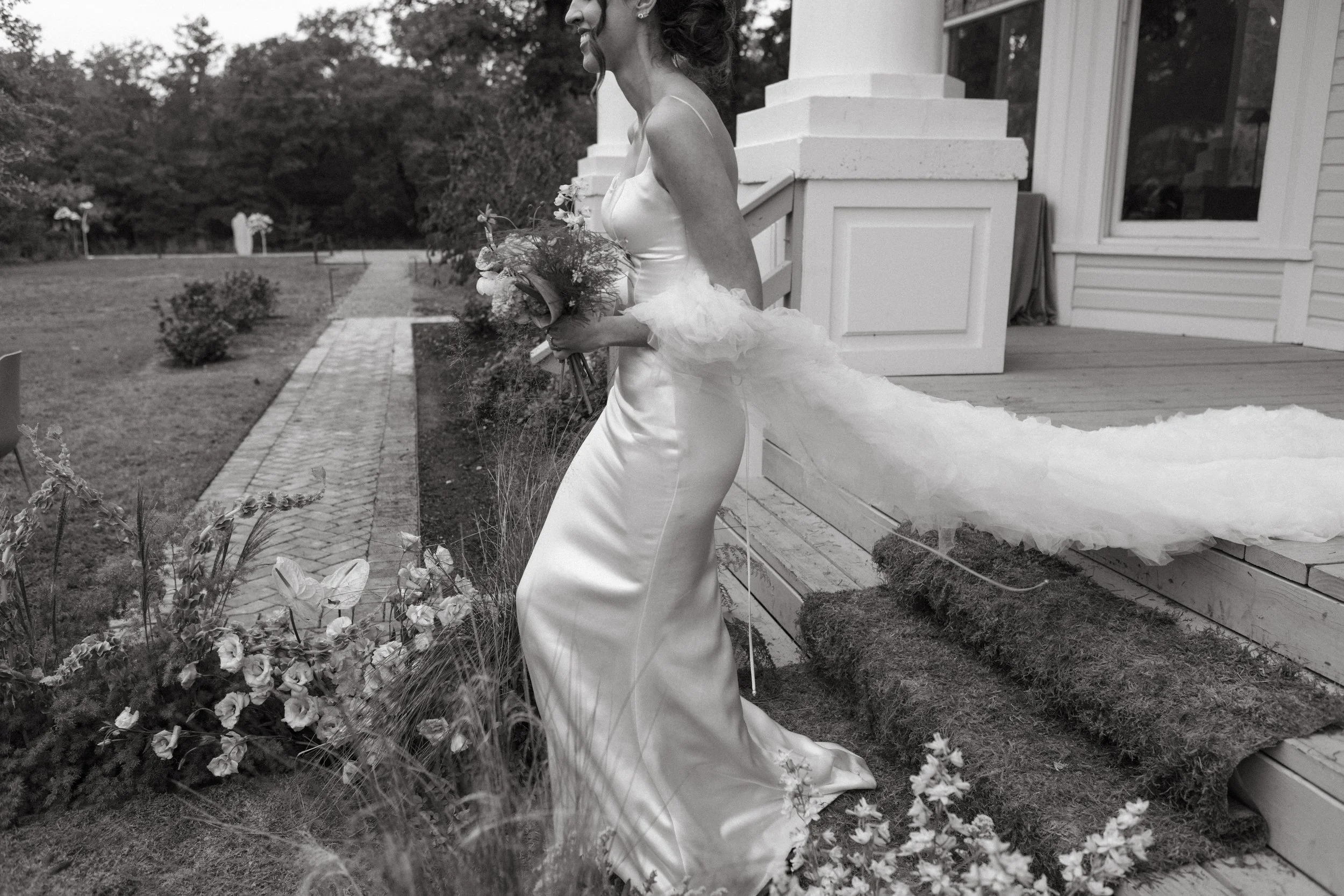 Grand-Lady-Austin-Wedding-Disco-Cowboy-Garden-Austin-Texas-Documentary-Candid-Film-Nontraditional-Modern-Laidback-High-End-Intimate-Luxury-Country-Editorial-71.jpg