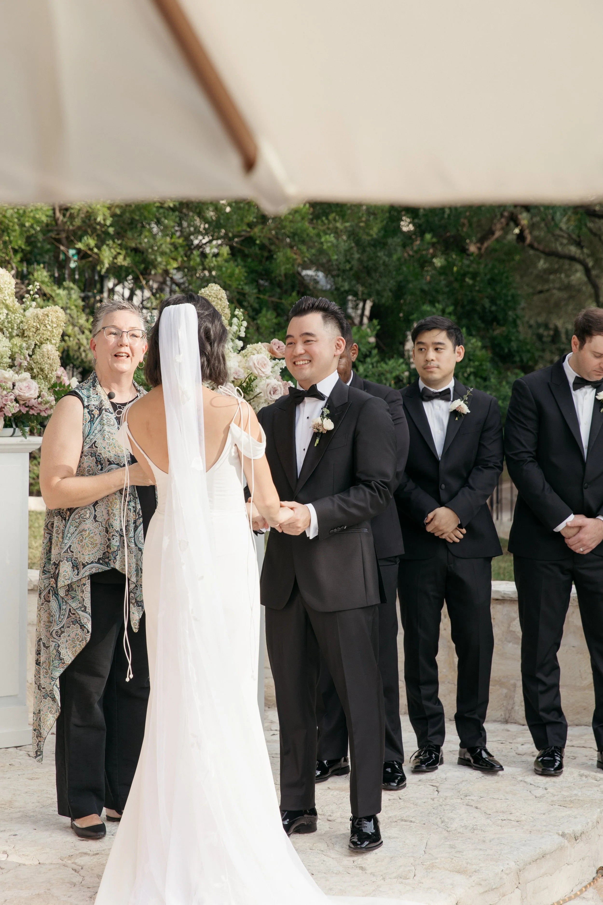 The-Allan-House-Wedding-Photographer-Luxury-High-End-Documentary-Candid-Film-Elegant-Timeless-Editorial-Asian-Vietnamese-Modern-Wedding-Pride-Prejudice-Austin-Texas-46.jpg