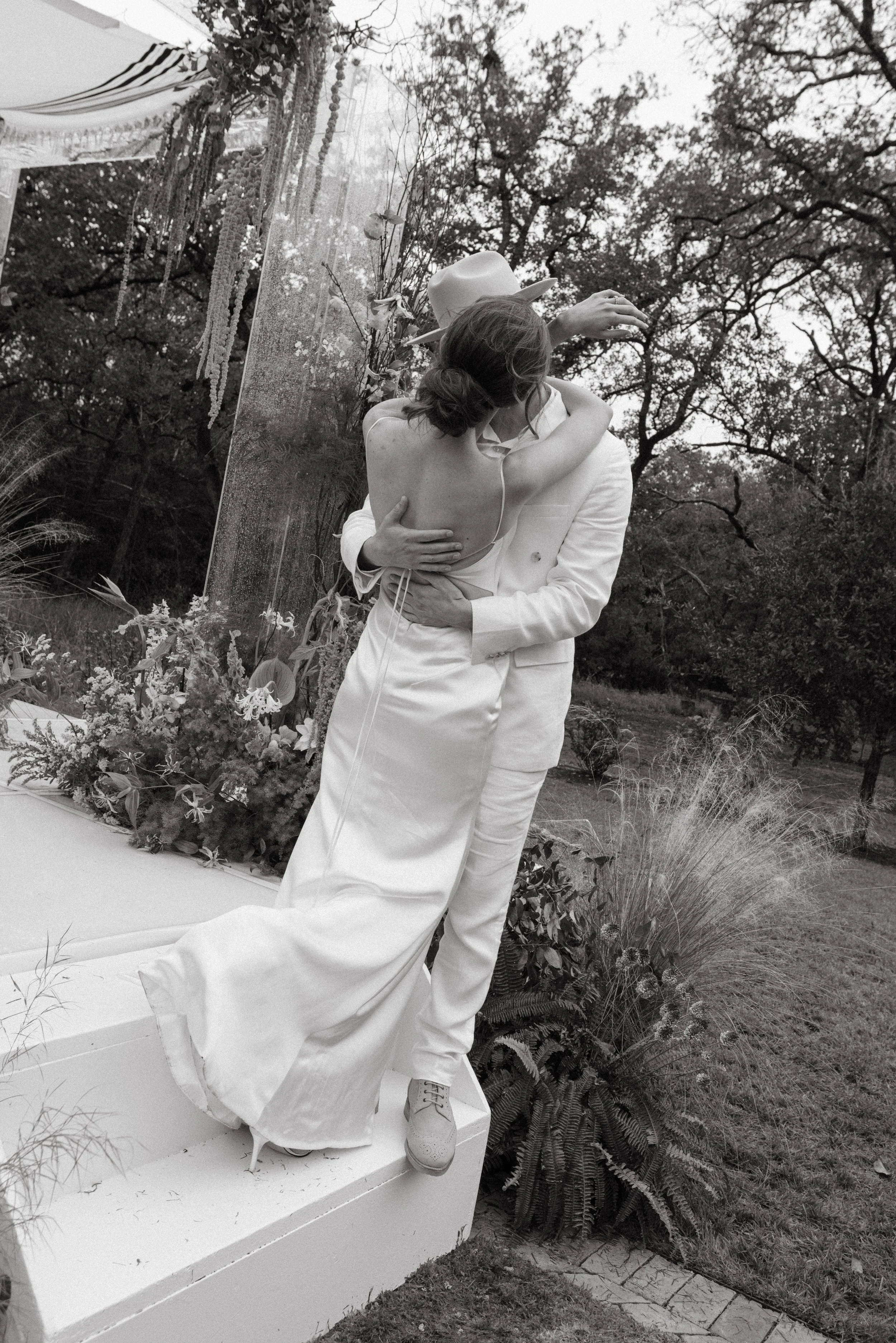 Grand-Lady-Austin-Wedding-Disco-Cowboy-Garden-Austin-Texas-Documentary-Candid-Film-Nontraditional-Modern-Laidback-High-End-Intimate-Luxury-Country-Editorial-53.jpg