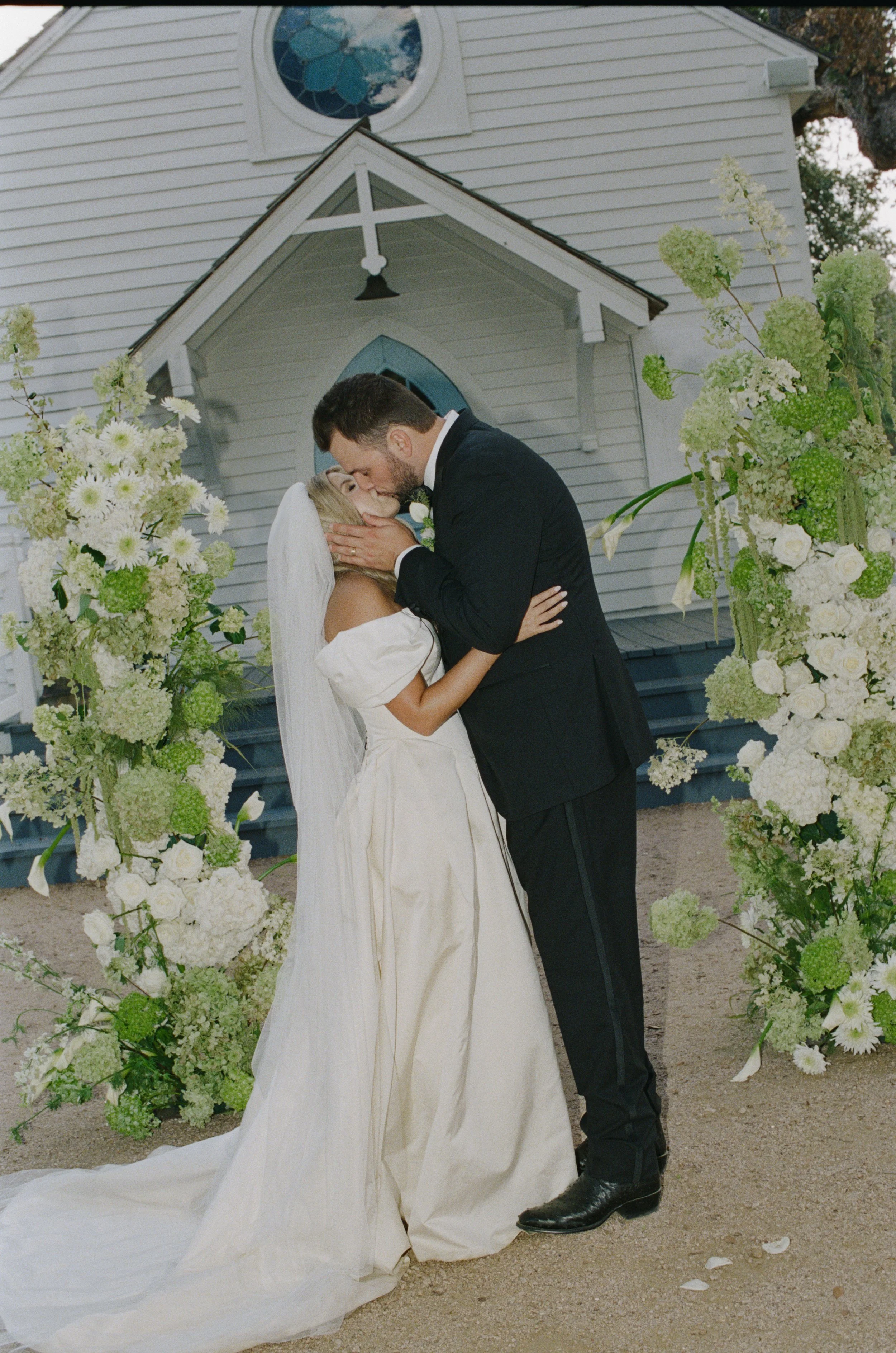 Wedding ceremony at Hotel Lulu Round Top Texas — southern chic western glam, candid film photography by Lauren Nicole Photo