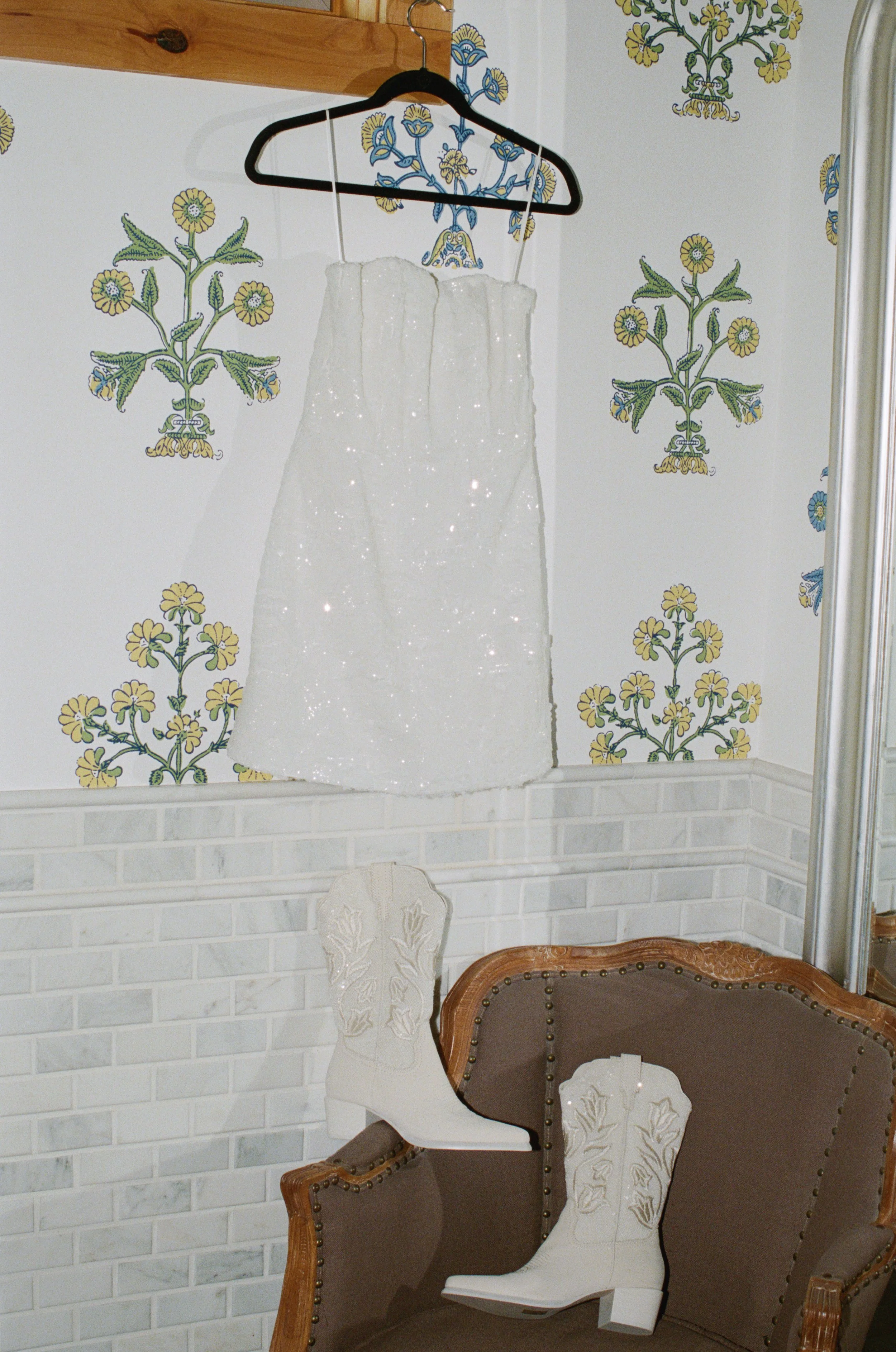 Autumn wedding at Camp Lucy Sacred Oaks, Dripping Springs Texas — floral editorial photography by Lauren Nicole Photo