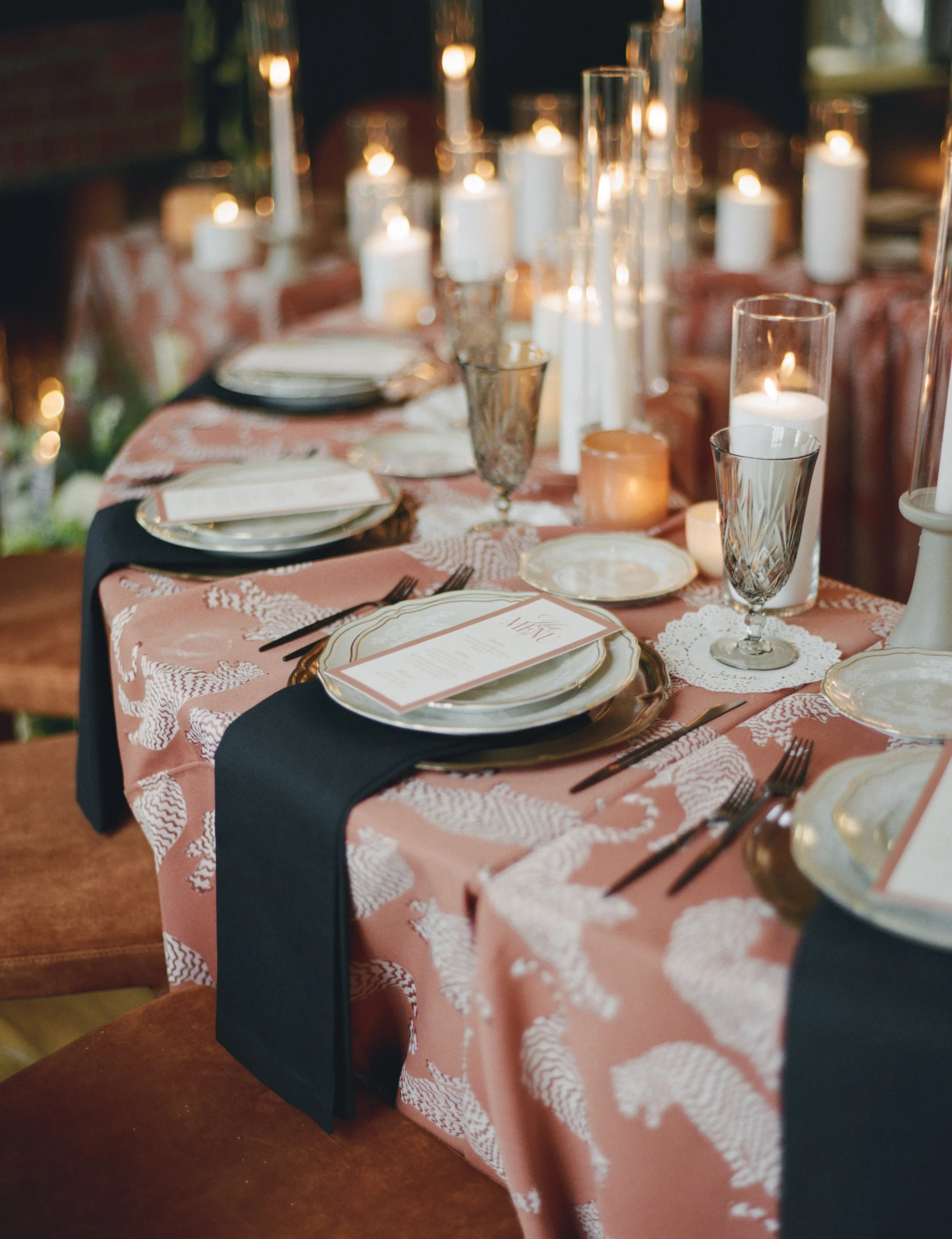 Loren Hotel wedding reception florals by Remi and Gold, Austin Texas — documentary photography by Lauren Nicole Photo