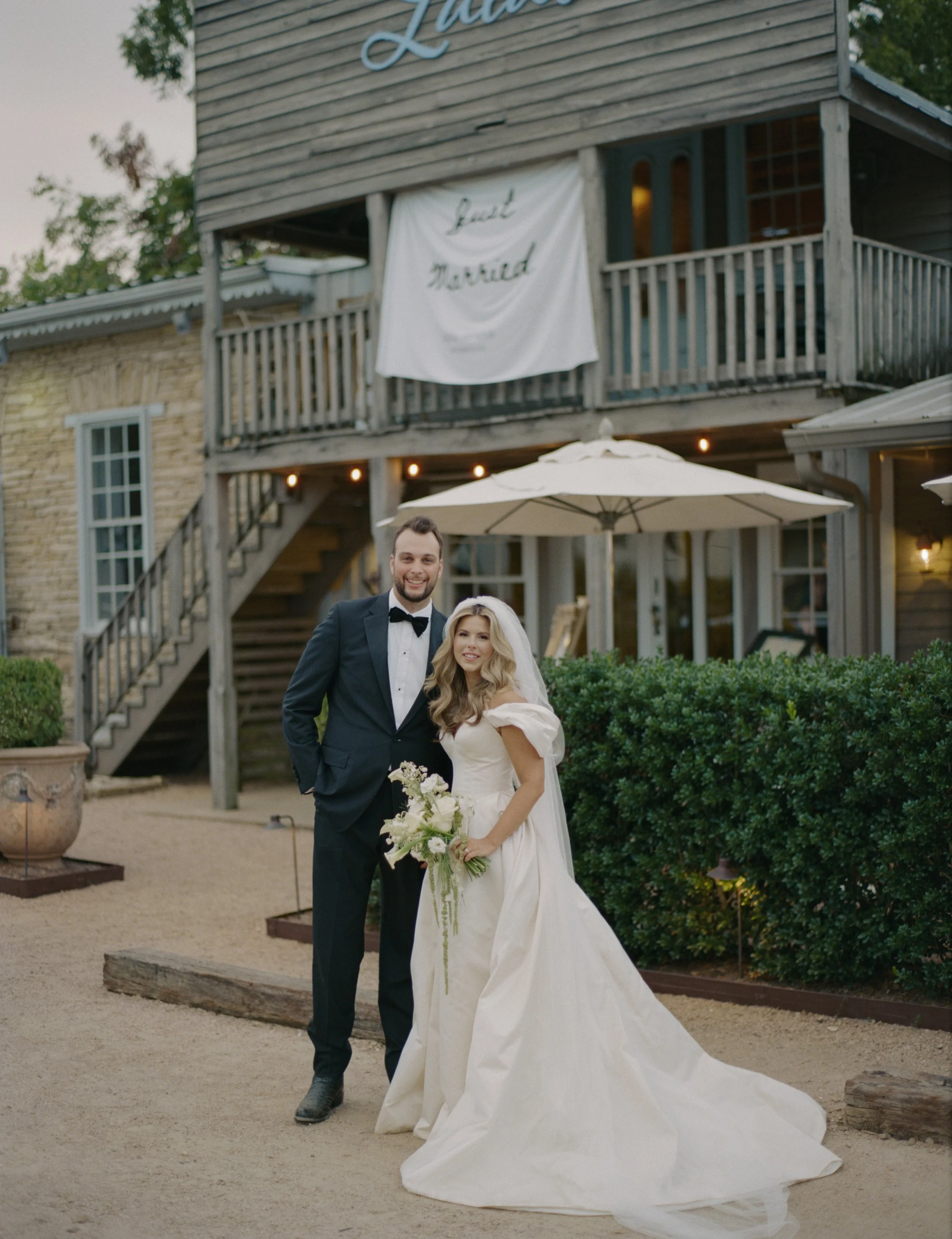 Round-Top-Texas-Hotel-Lulu-Wedding-Photographer-Betts-and-Co-Events-Southern-Country-Western-Chic-Glam-Good-Seed-Florals-Lihlihod-Dress-Editorial-Documentary-Film-Candid-Photos-062.jpg