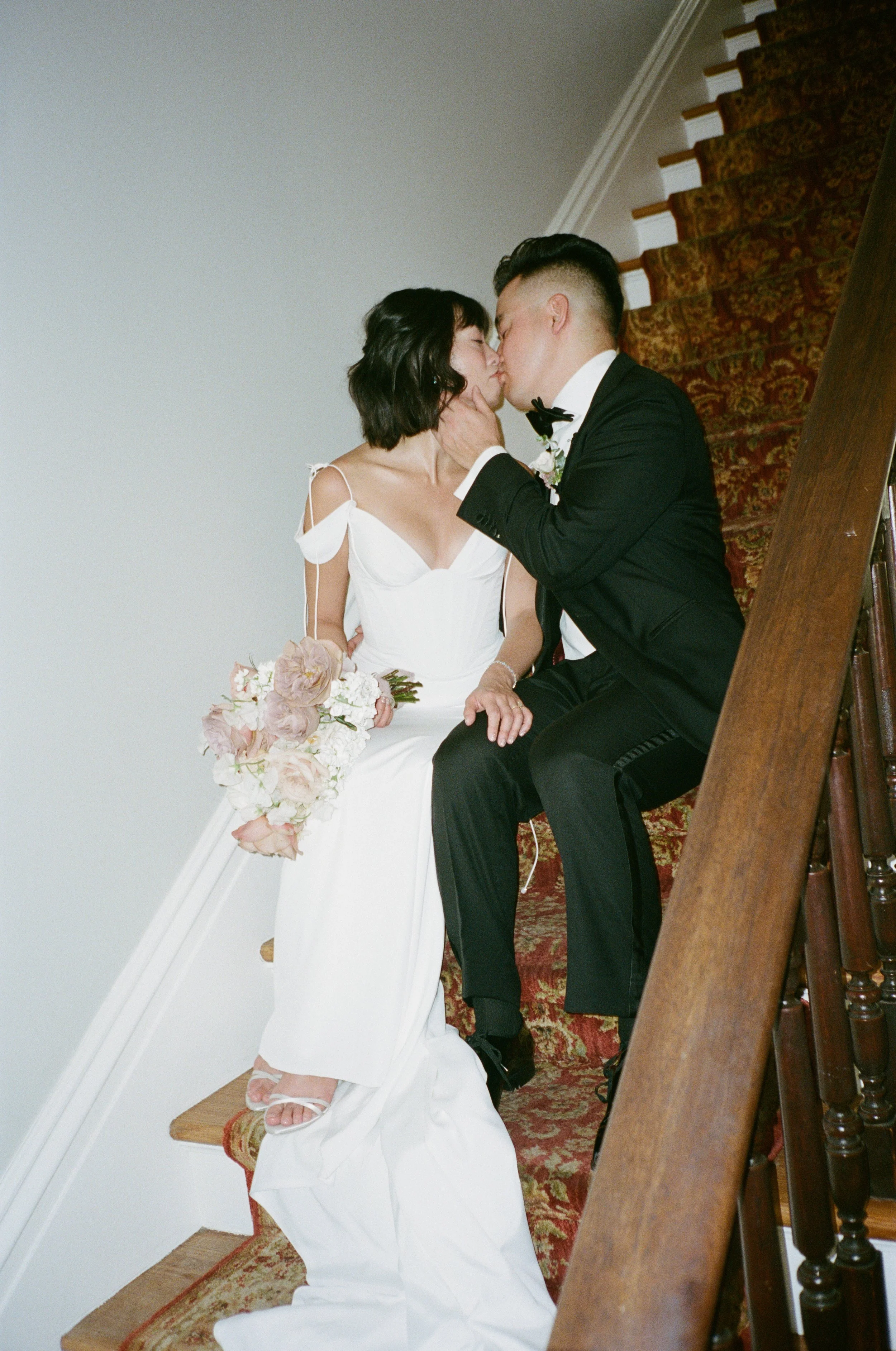 The-Allan-House-Wedding-Photographer-Luxury-High-End-Documentary-Candid-Film-Elegant-Timeless-Editorial-Asian-Vietnamese-Modern-Wedding-Pride-Prejudice-Austin-Texas-26.jpg