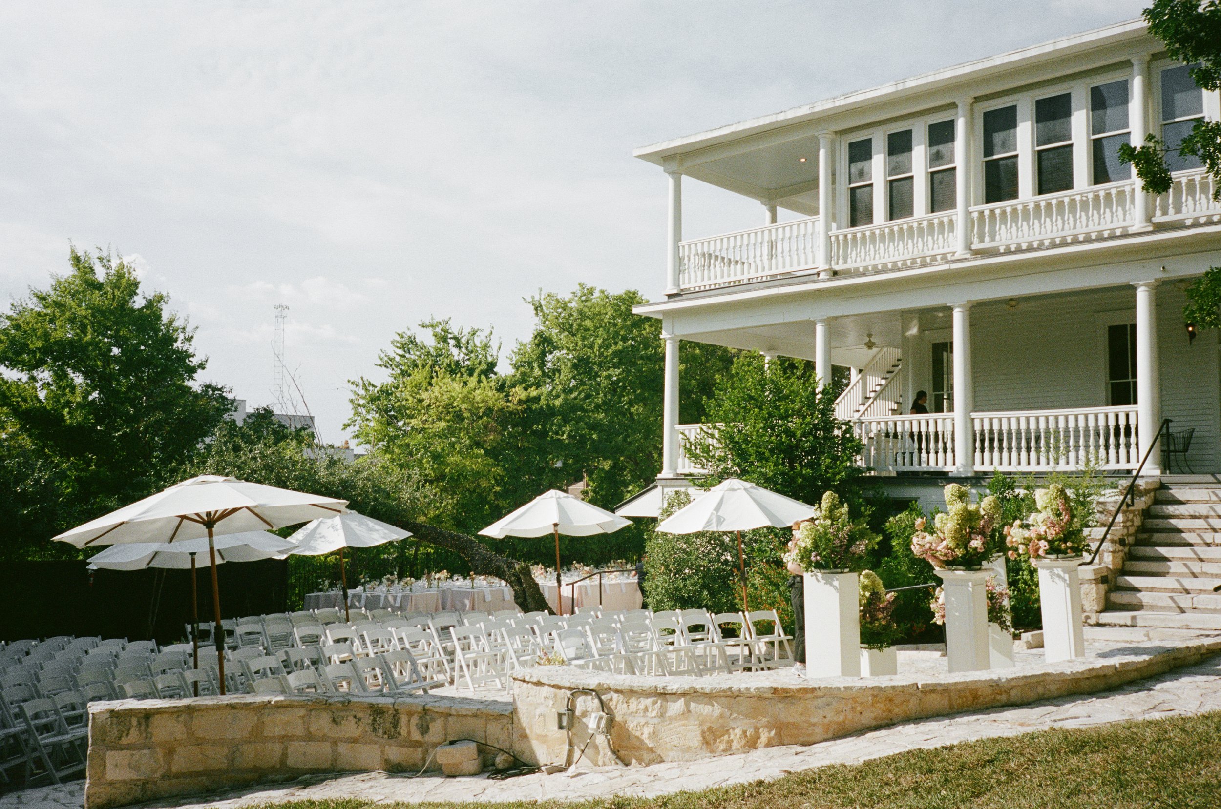 The-Allan-House-Wedding-Photographer-Luxury-High-End-Documentary-Candid-Film-Elegant-Timeless-Editorial-Asian-Vietnamese-Modern-Wedding-Pride-Prejudice-Austin-Texas-38.jpg