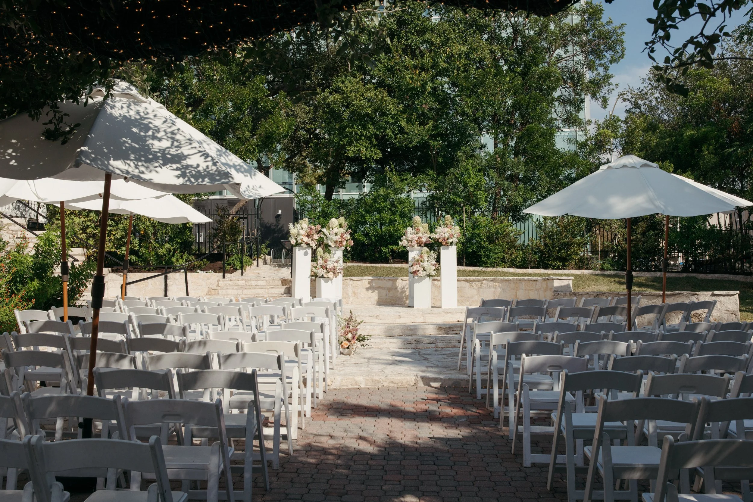 The-Allan-House-Wedding-Photographer-Luxury-High-End-Documentary-Candid-Film-Elegant-Timeless-Editorial-Asian-Vietnamese-Modern-Wedding-Pride-Prejudice-Austin-Texas-34.jpg