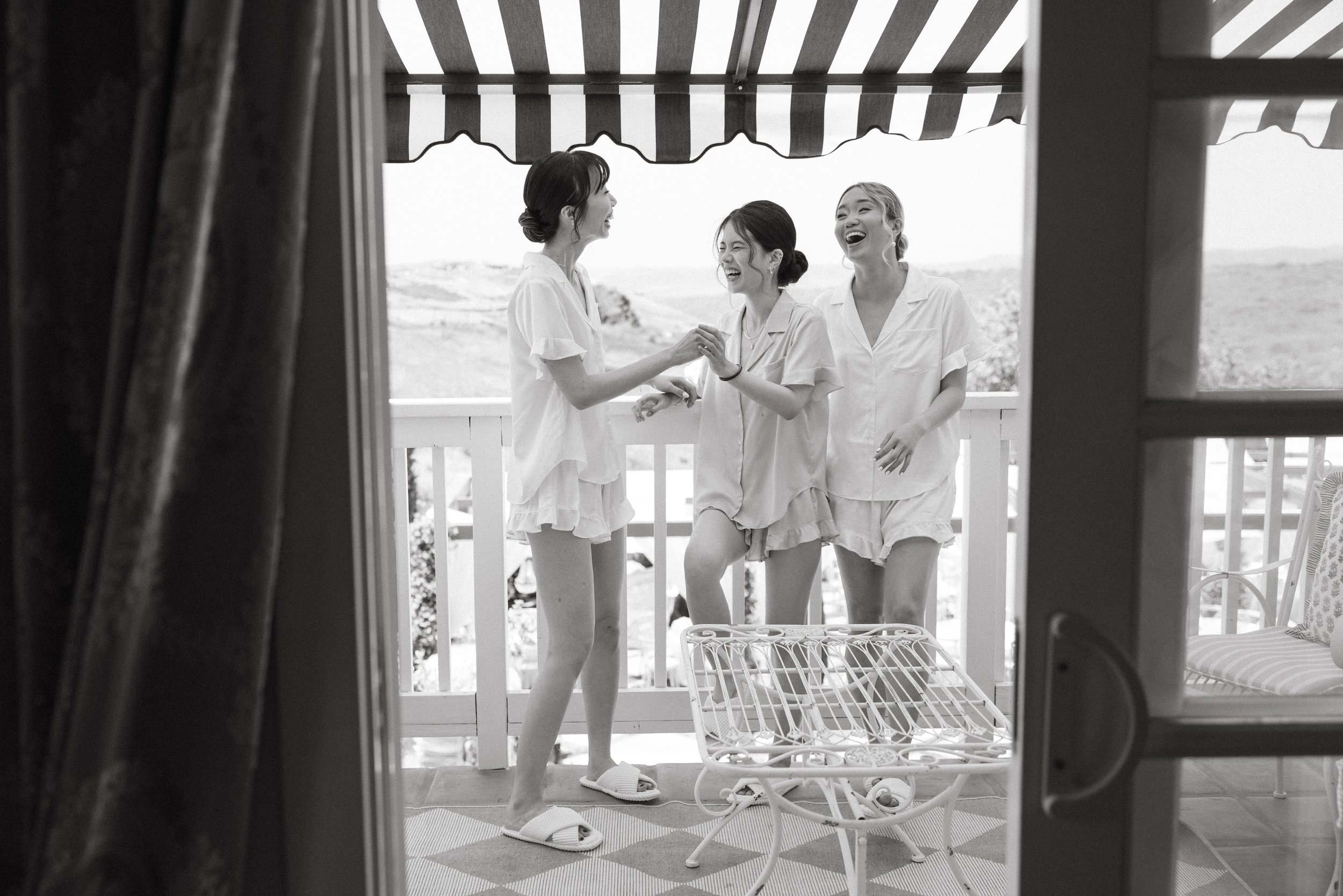 Jeune-perche-wedding-photographer-san-diego-fallbrook-california-documentary-luxury-editorial-elevated-fashion-whimsical-timeless-candid-film-analog-high-end-effortless-wedding-photos-022.jpg