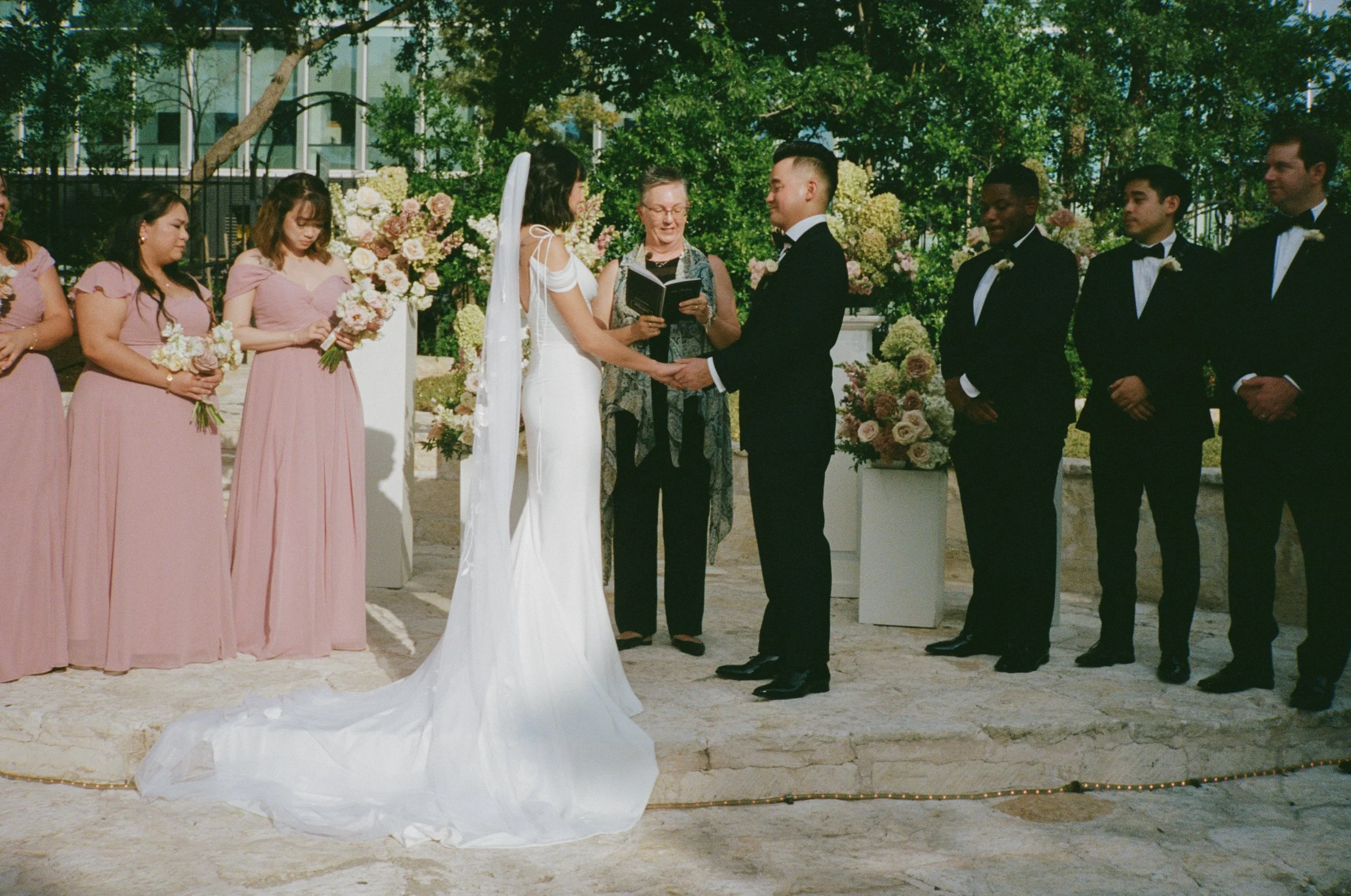 The-Allan-House-Wedding-Photographer-Luxury-High-End-Documentary-Candid-Film-Elegant-Timeless-Editorial-Asian-Vietnamese-Modern-Wedding-Pride-Prejudice-Austin-Texas-45.jpg