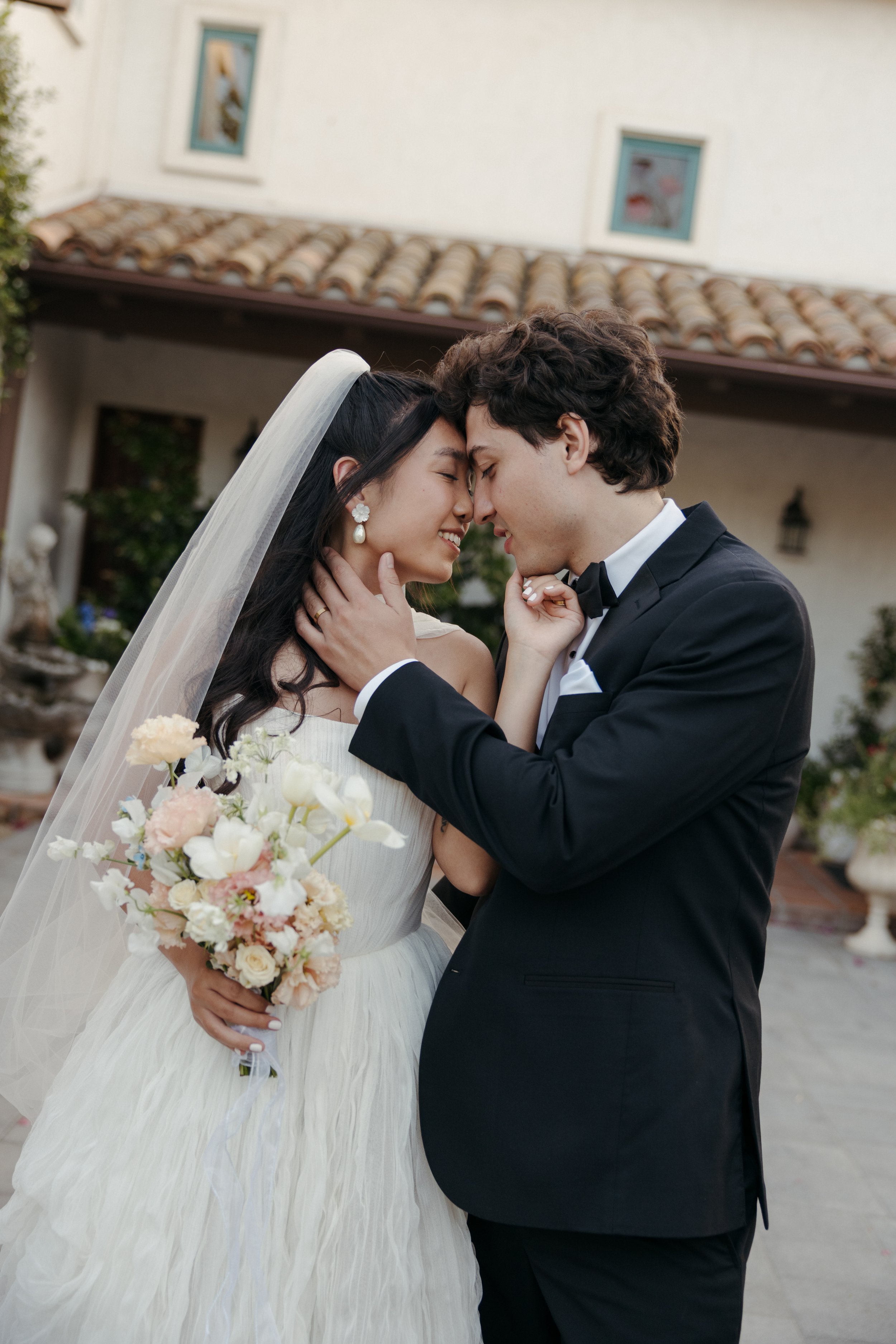 Jeune-perche-wedding-photographer-san-diego-fallbrook-california-documentary-luxury-editorial-elevated-fashion-whimsical-timeless-candid-film-analog-high-end-effortless-wedding-photos-212.jpg