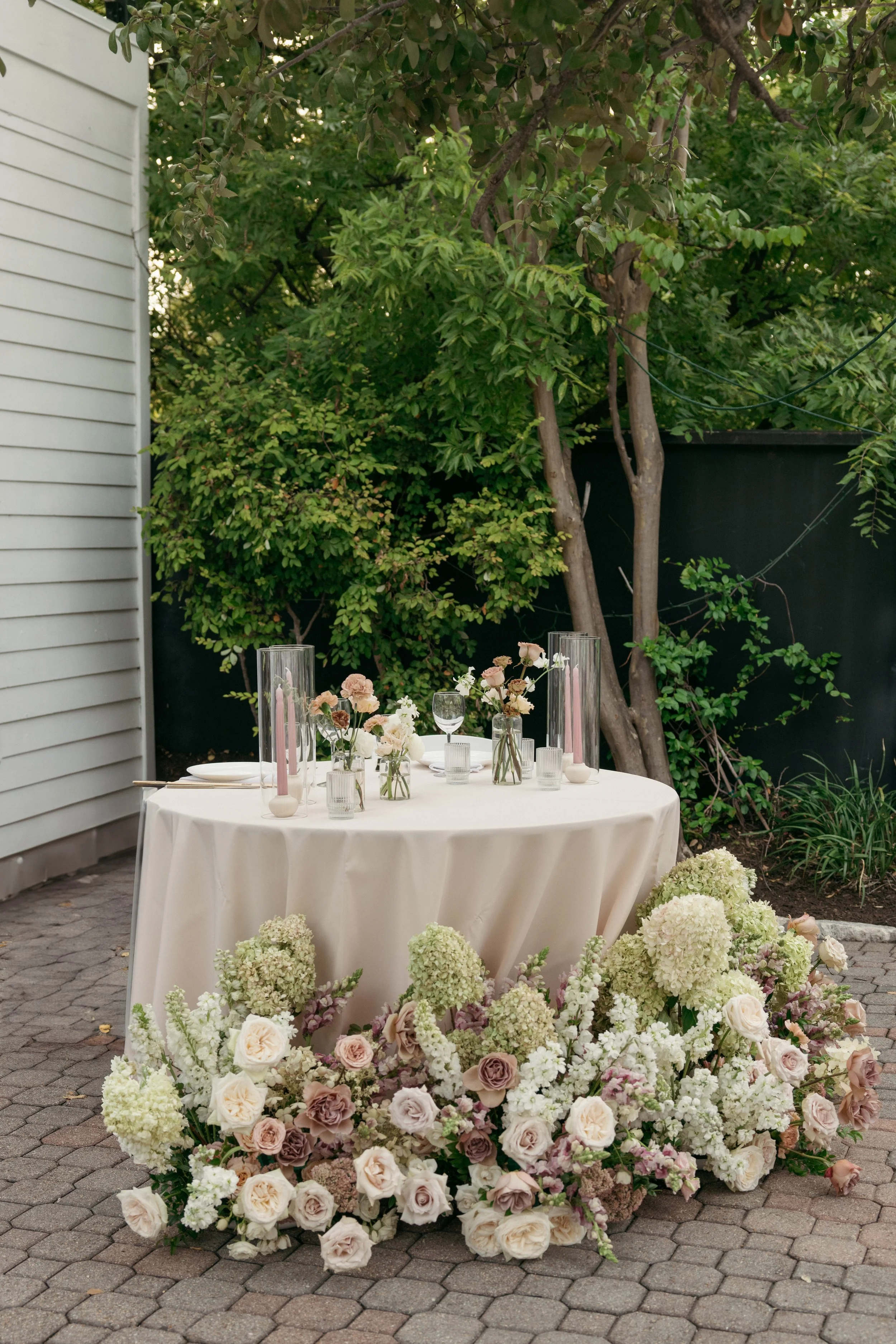 The-Allan-House-Wedding-Photographer-Luxury-High-End-Documentary-Candid-Film-Elegant-Timeless-Editorial-Asian-Vietnamese-Modern-Wedding-Pride-Prejudice-Austin-Texas-69-2.jpg