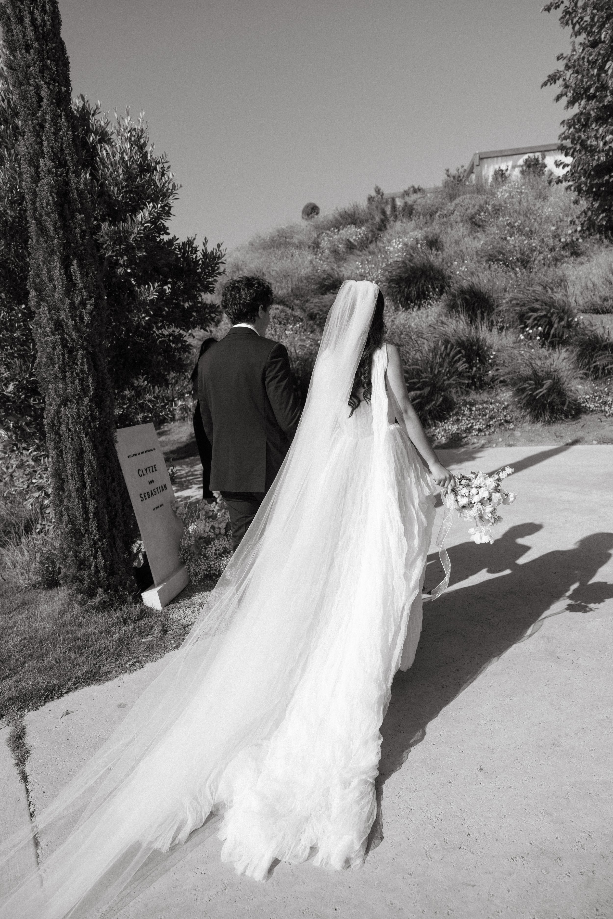 Jeune-perche-wedding-photographer-san-diego-fallbrook-california-documentary-luxury-editorial-elevated-fashion-whimsical-timeless-candid-film-analog-high-end-effortless-wedding-photos-129.jpg