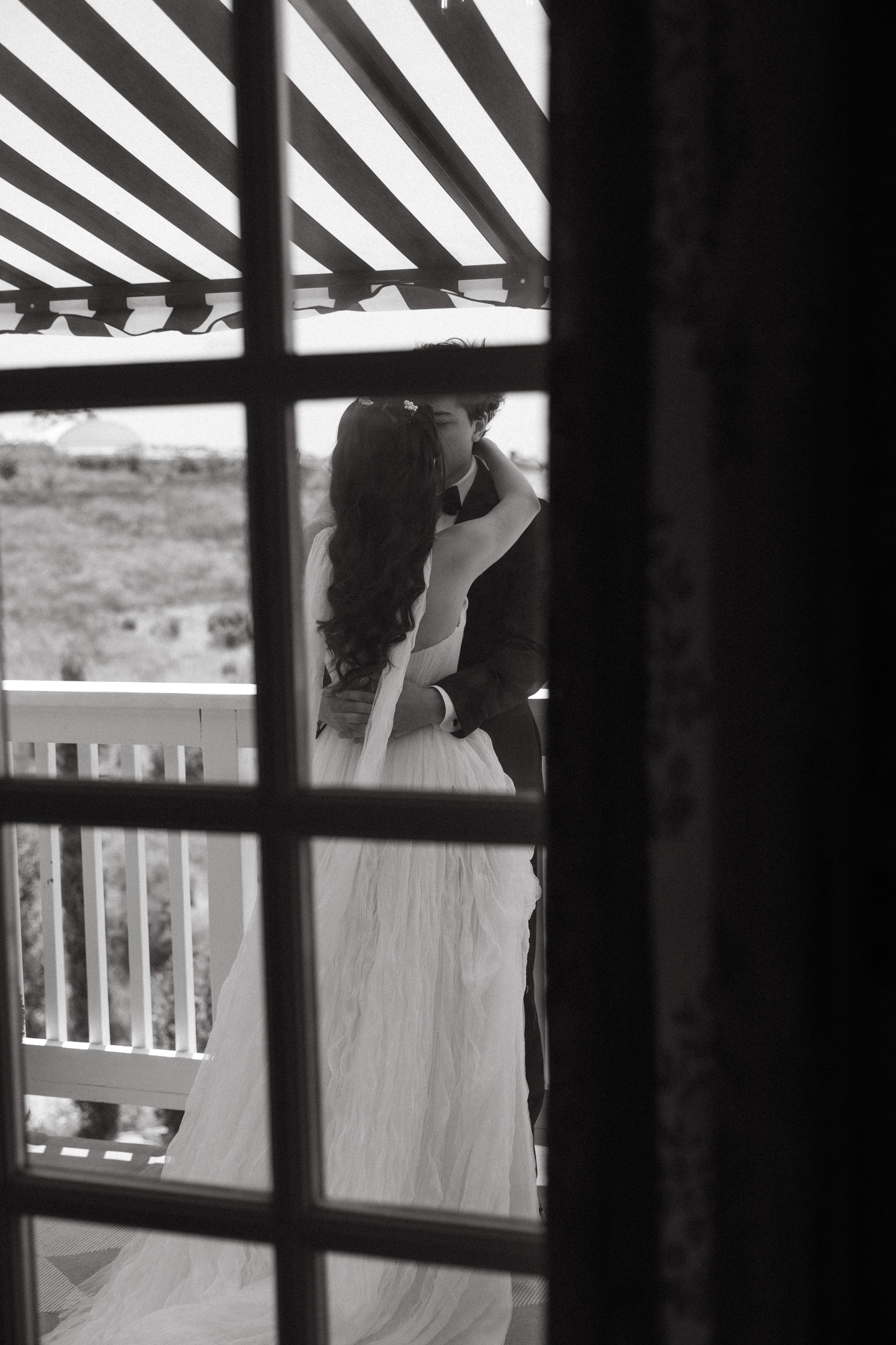 Jeune-perche-wedding-photographer-san-diego-fallbrook-california-documentary-luxury-editorial-elevated-fashion-whimsical-timeless-candid-film-analog-high-end-effortless-wedding-photos-044.jpg