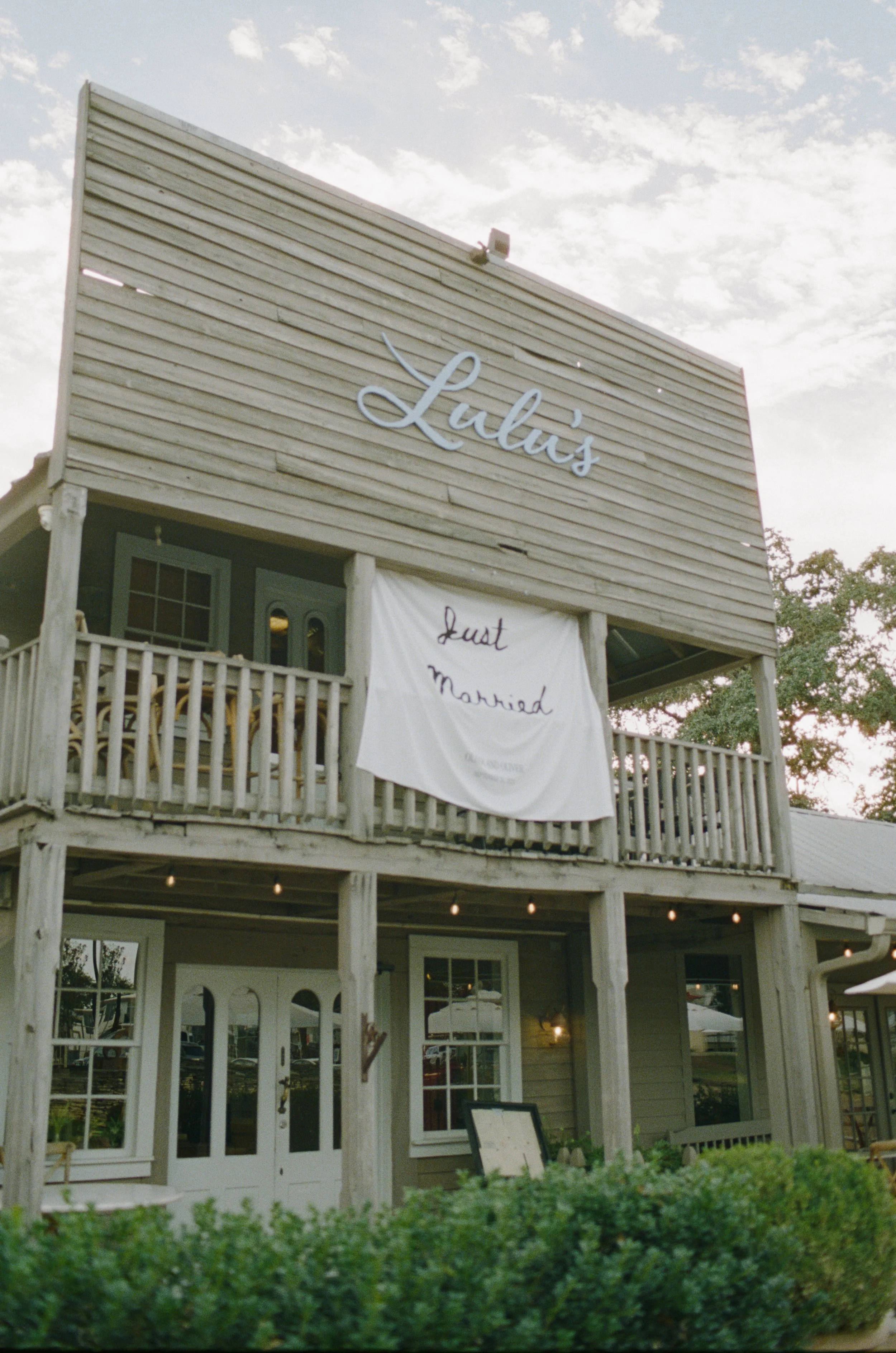 Southern country western chic wedding at Hotel Lulu, Round Top Texas — Betts and Co Events, film photography by Lauren Nicole Photo