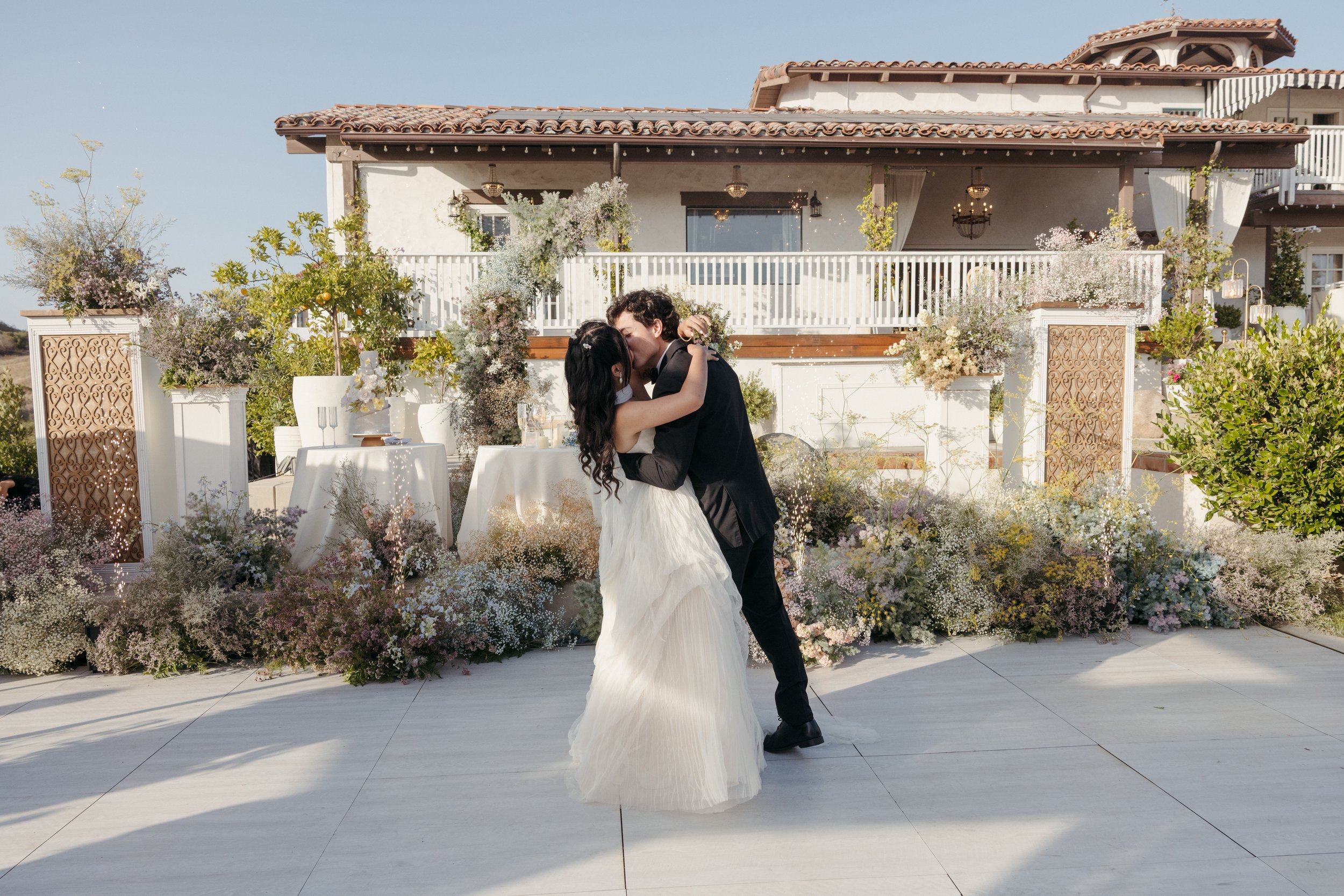 Jeune-perche-wedding-photographer-san-diego-fallbrook-california-documentary-luxury-editorial-elevated-fashion-whimsical-timeless-candid-film-analog-high-end-effortless-wedding-photos-193.jpg