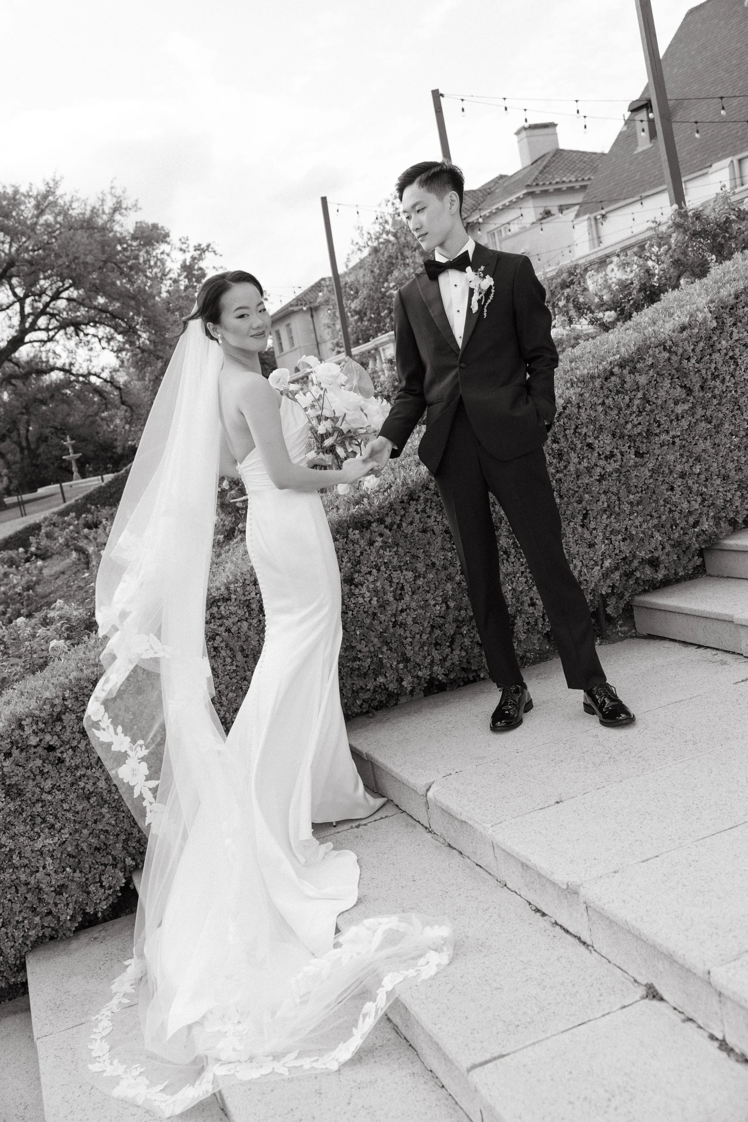 Couple portraits at Commodore Perry Estate Hyde Park Austin — luxury editorial elopement, Auberge resort photography by Lauren Nicole