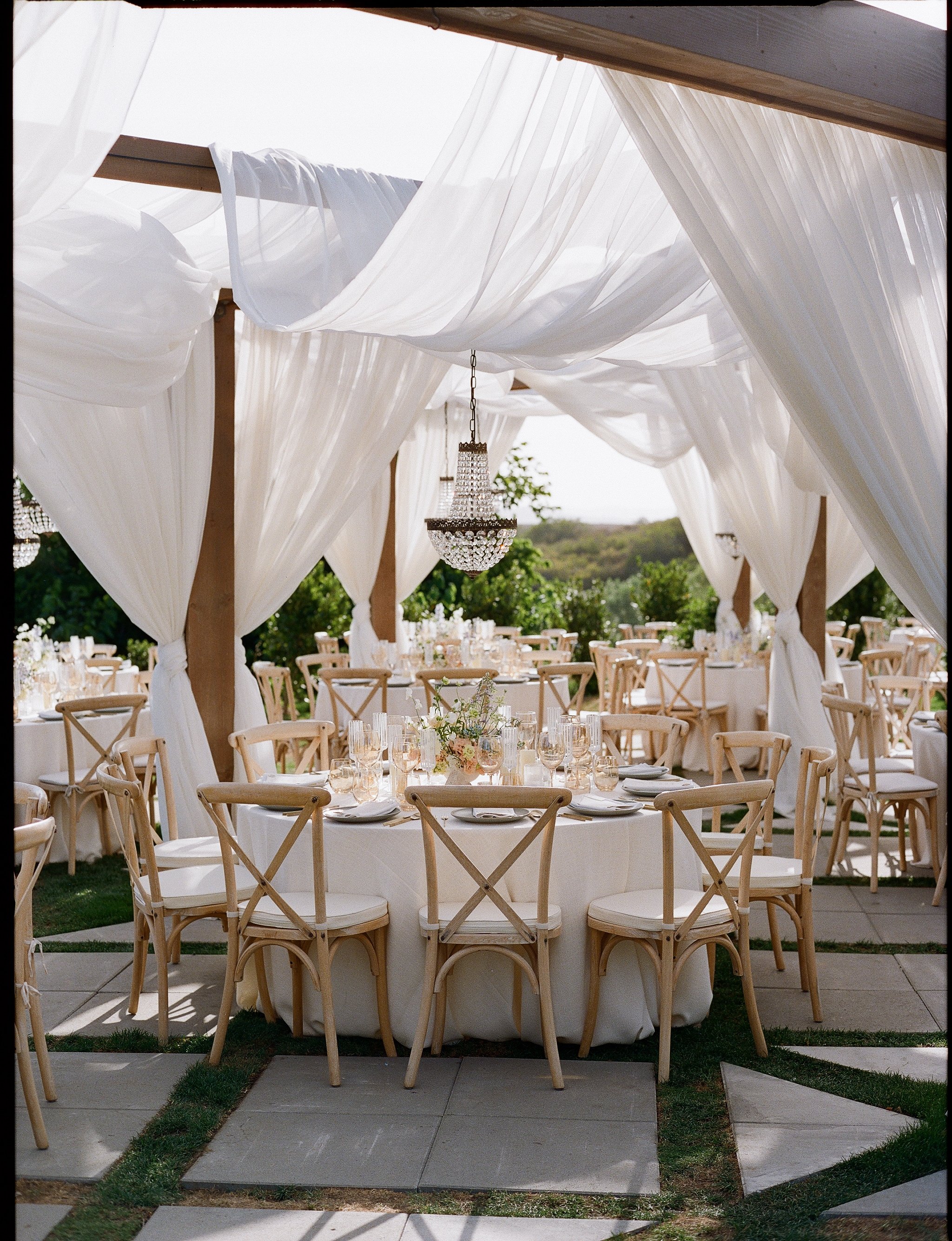 Jeune-perche-wedding-photographer-san-diego-fallbrook-california-documentary-luxury-editorial-elevated-fashion-whimsical-timeless-candid-film-analog-high-end-effortless-wedding-photos-158.jpg