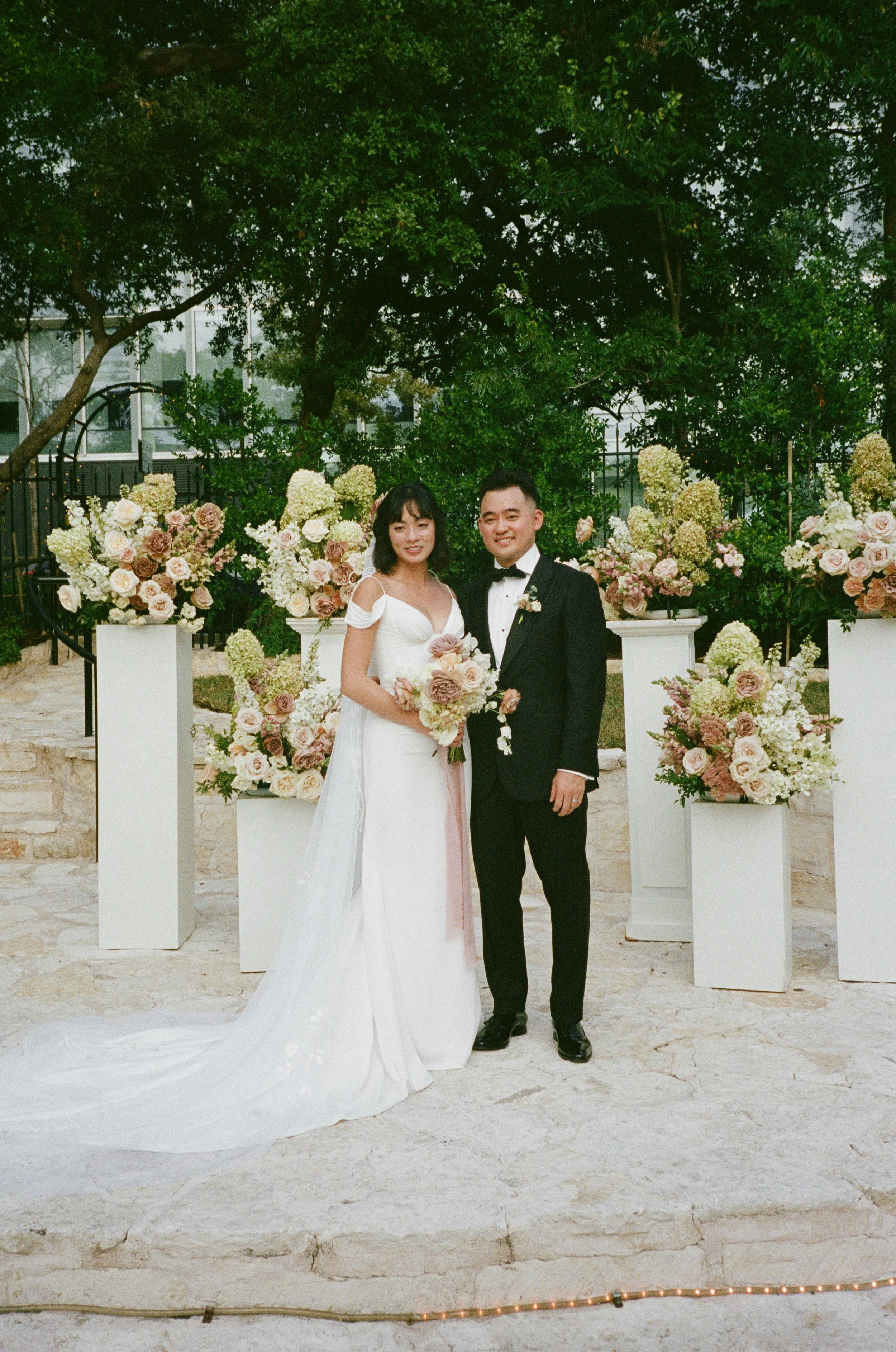 The-Allan-House-Wedding-Photographer-Luxury-High-End-Documentary-Candid-Film-Elegant-Timeless-Editorial-Asian-Vietnamese-Modern-Wedding-Pride-Prejudice-Austin-Texas-59.jpg