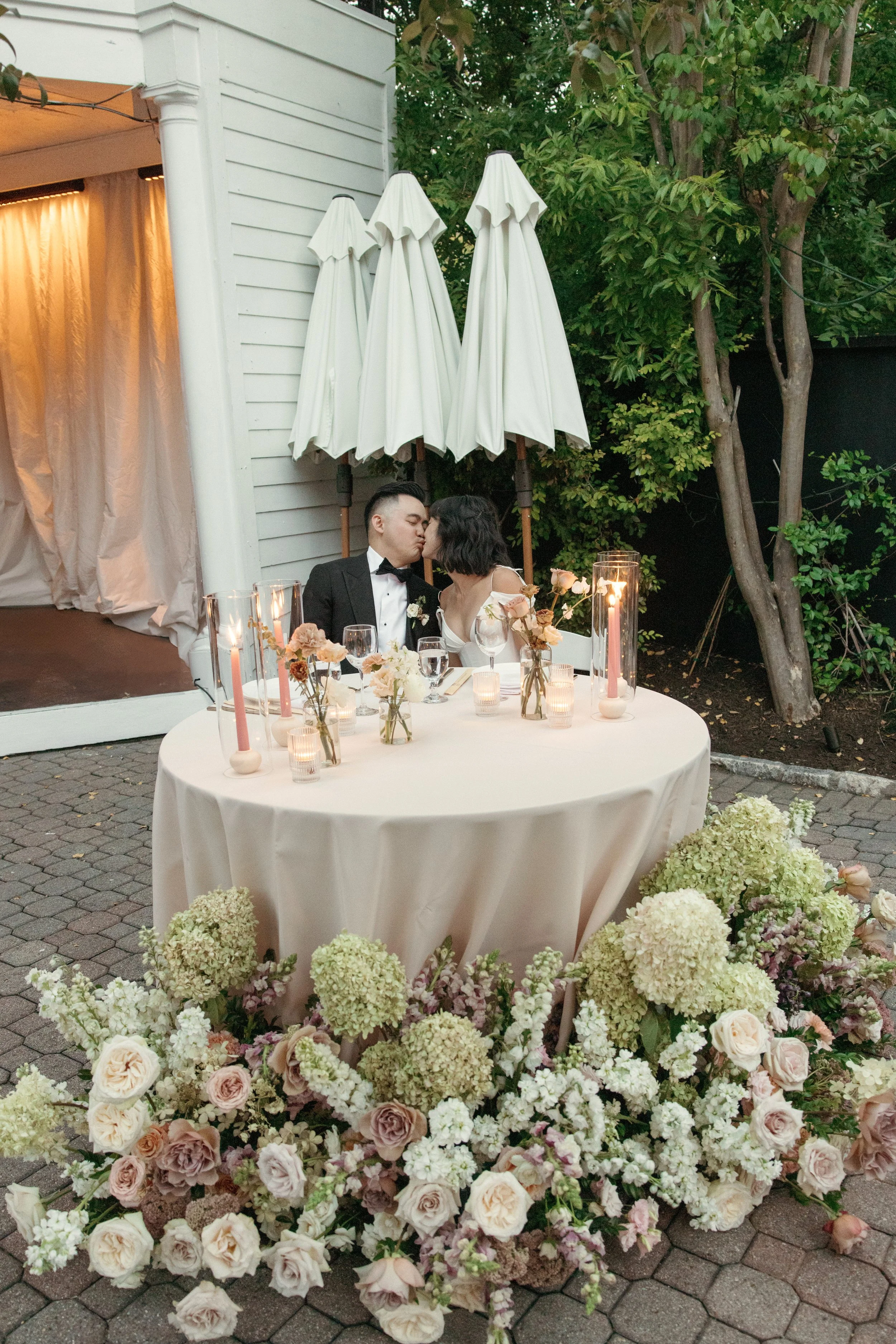 The-Allan-House-Wedding-Photographer-Luxury-High-End-Documentary-Candid-Film-Elegant-Timeless-Editorial-Asian-Vietnamese-Modern-Wedding-Pride-Prejudice-Austin-Texas-80.jpg