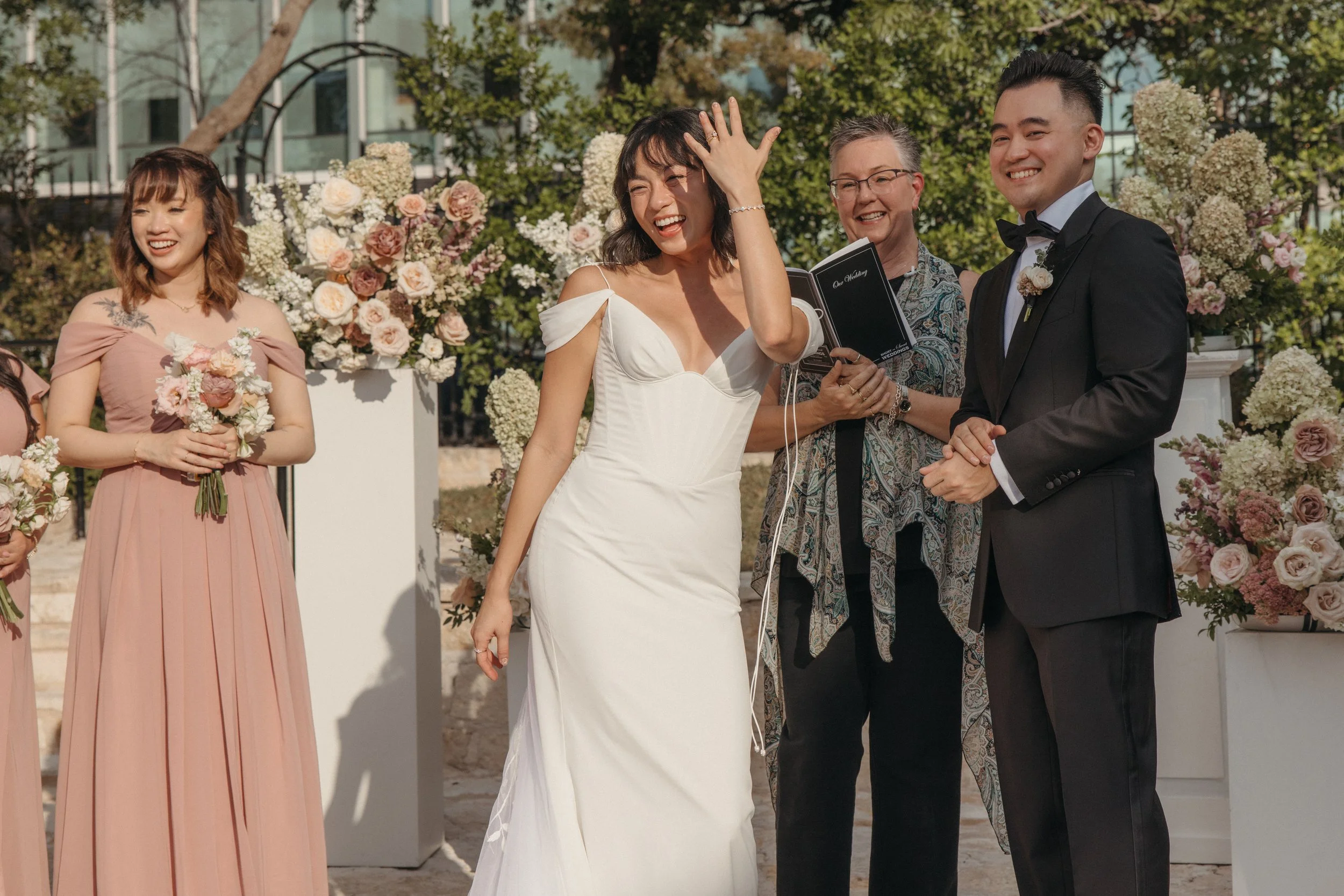 The-Allan-House-Wedding-Photographer-Luxury-High-End-Documentary-Candid-Film-Elegant-Timeless-Editorial-Asian-Vietnamese-Modern-Wedding-Pride-Prejudice-Austin-Texas-49.jpg
