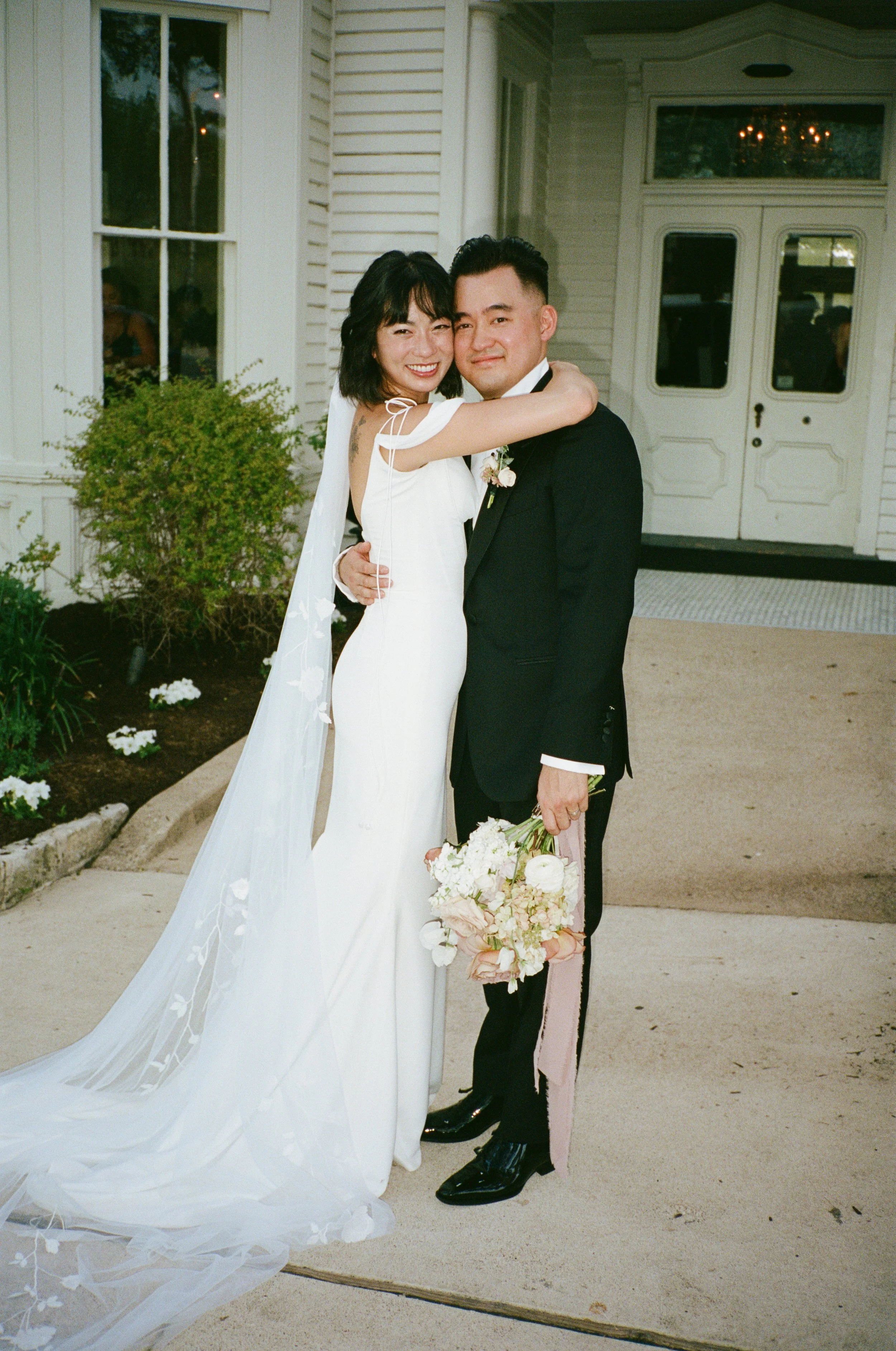 The-Allan-House-Wedding-Photographer-Luxury-High-End-Documentary-Candid-Film-Elegant-Timeless-Editorial-Asian-Vietnamese-Modern-Wedding-Pride-Prejudice-Austin-Texas-63.jpg