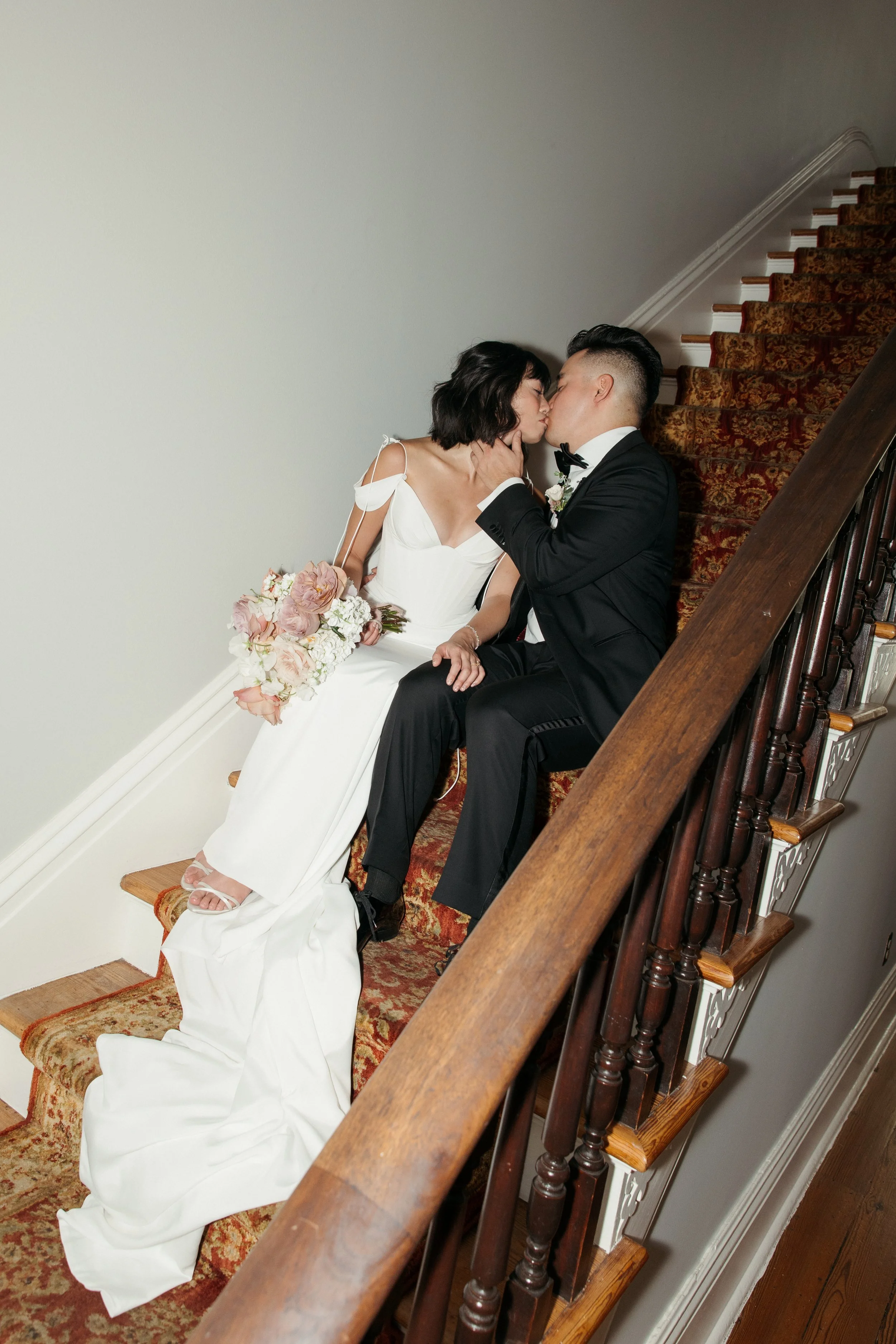 The-Allan-House-Wedding-Photographer-Luxury-High-End-Documentary-Candid-Film-Elegant-Timeless-Editorial-Asian-Vietnamese-Modern-Wedding-Pride-Prejudice-Austin-Texas-24.jpg