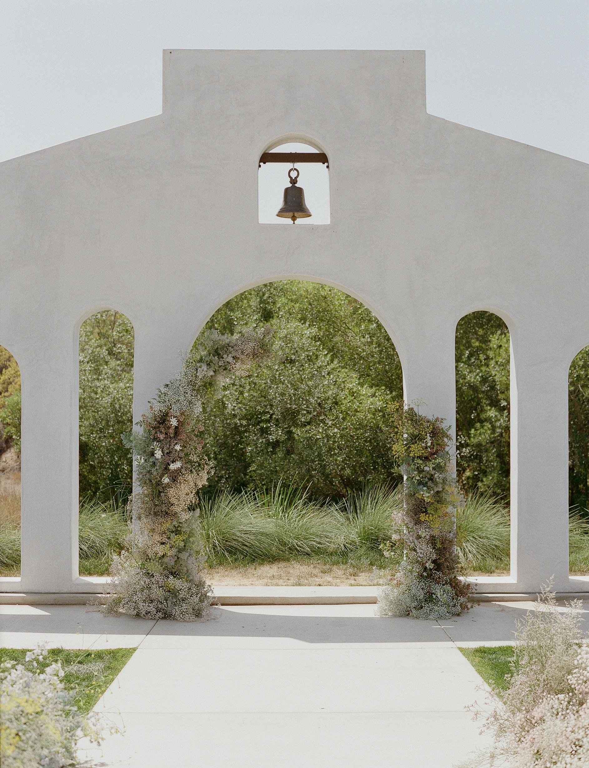 Jeune-perche-wedding-photographer-san-diego-fallbrook-california-documentary-luxury-editorial-elevated-fashion-whimsical-timeless-candid-film-analog-high-end-effortless-wedding-photos-086.jpg