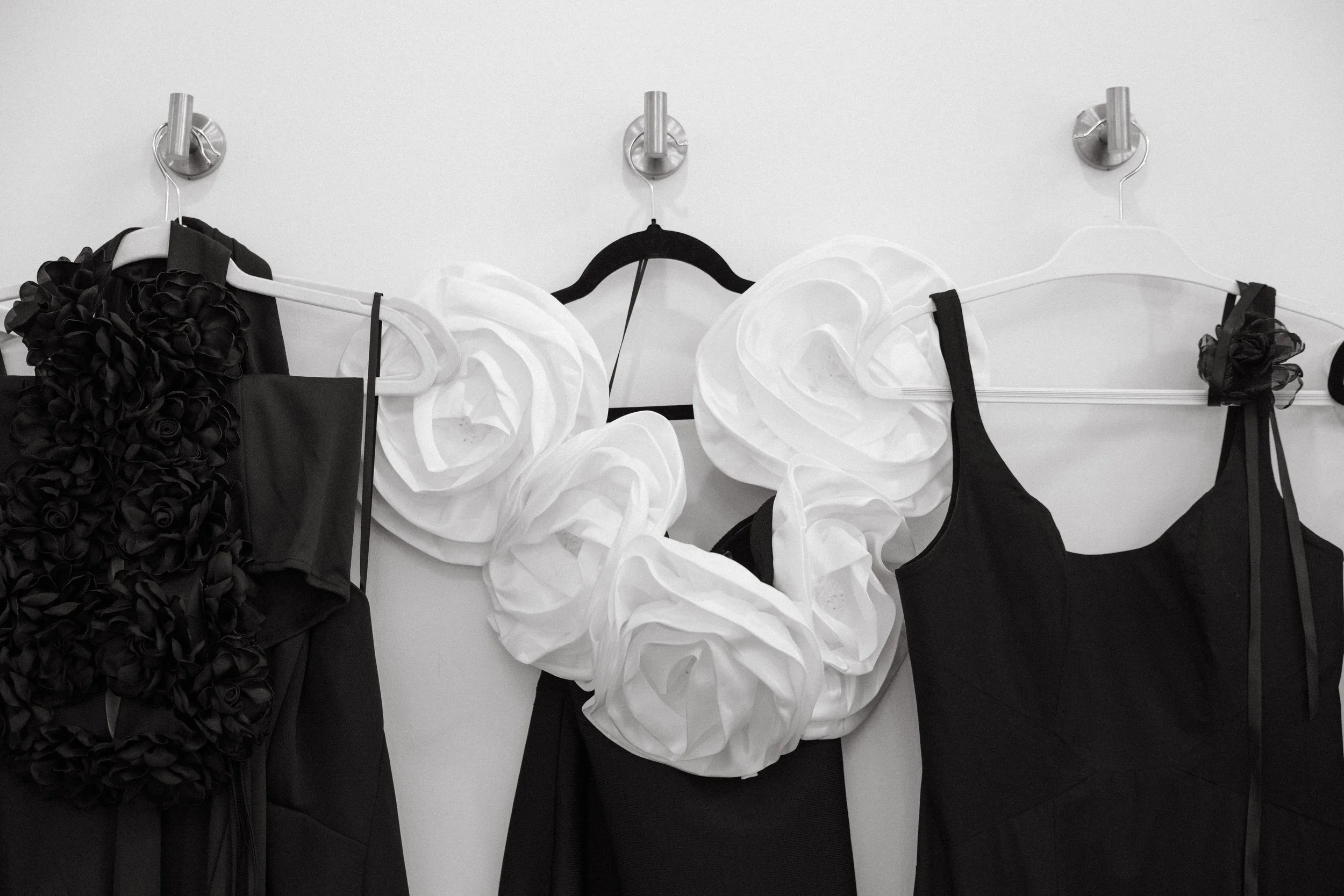 Videre-Estate-Austin-Texas-Wedding-Photographer-Dana-Harel-Design-Kentucky-Derby-Black-White-Attire-Christian-Louboutin-Minimal-Florals-Drapery-Romantic-Classy-Luxury-Editorial-Film-Candid-Documentary-003.jpg