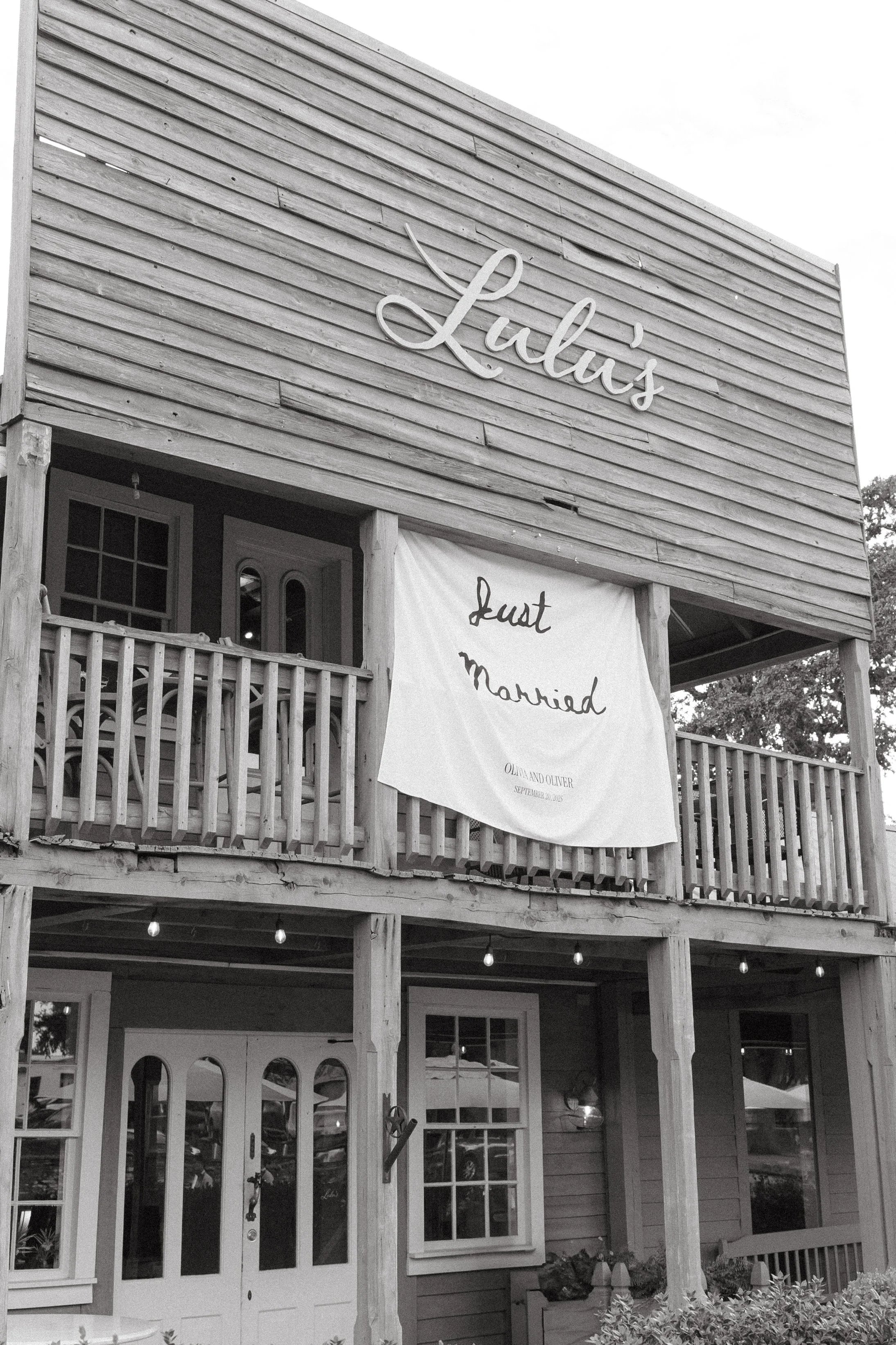 Good Seed Florals wedding reception details at Hotel Lulu, Round Top TX — editorial documentary photography by Lauren Nicole