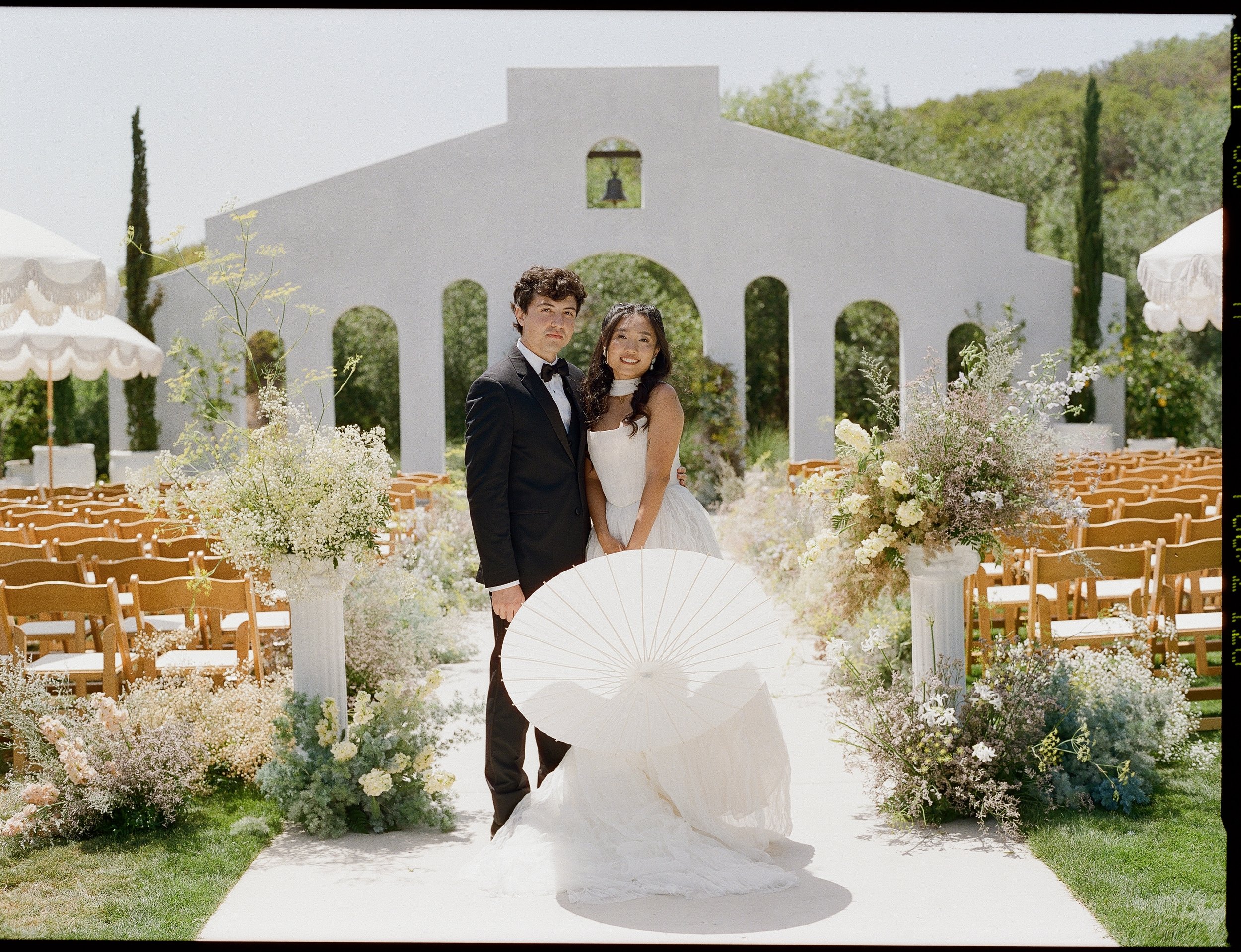 Jeune-perche-wedding-photographer-san-diego-fallbrook-california-documentary-luxury-editorial-elevated-fashion-whimsical-timeless-candid-film-analog-high-end-effortless-wedding-photos-075.jpg