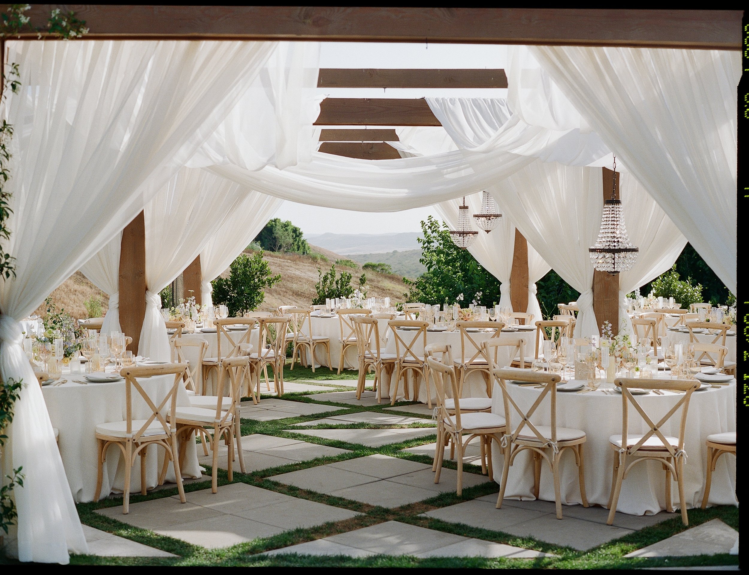 Jeune-perche-wedding-photographer-san-diego-fallbrook-california-documentary-luxury-editorial-elevated-fashion-whimsical-timeless-candid-film-analog-high-end-effortless-wedding-photos-157.jpg