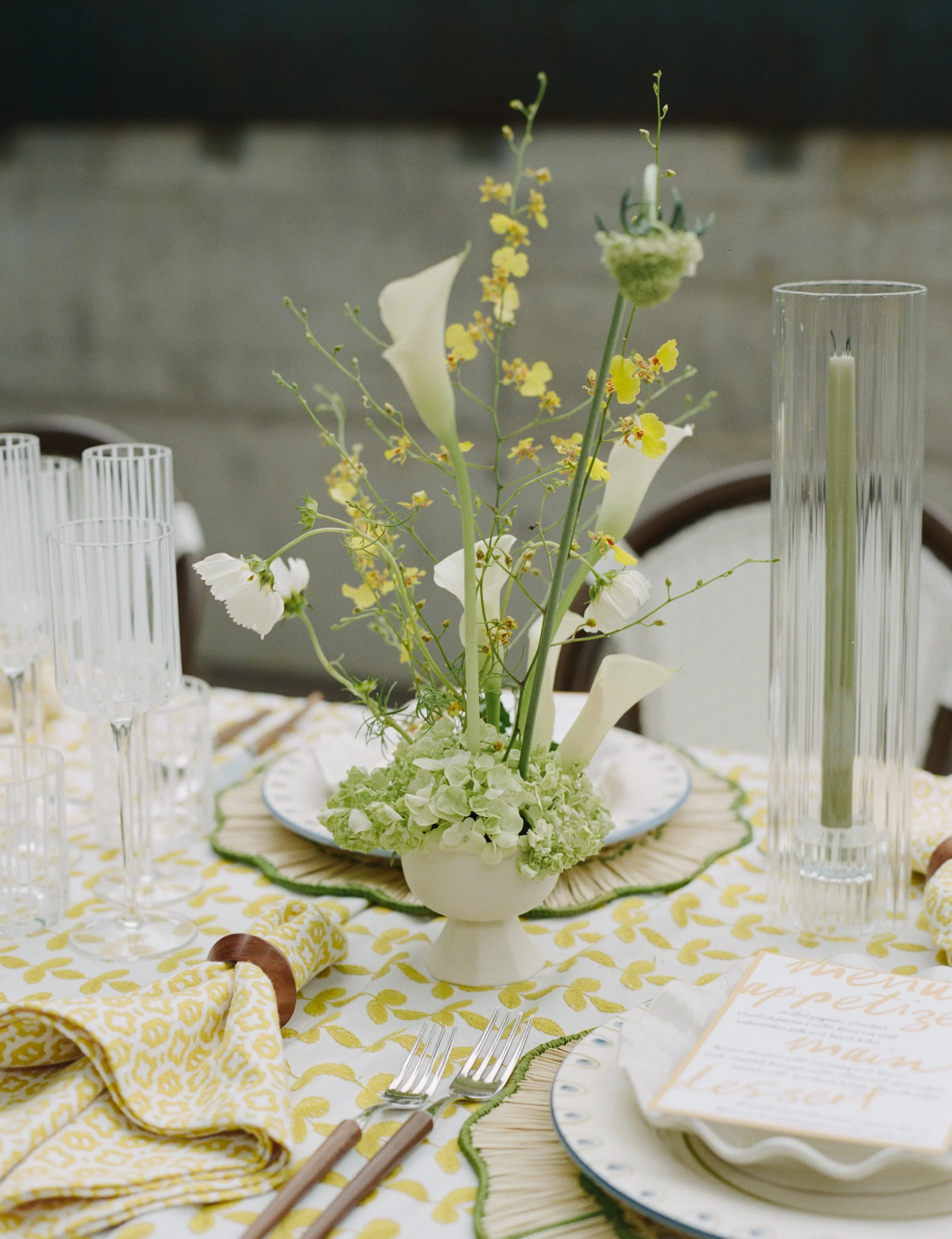 Loren Hotel wedding reception florals by Remi and Gold, Austin Texas — documentary photography by Lauren Nicole Photo