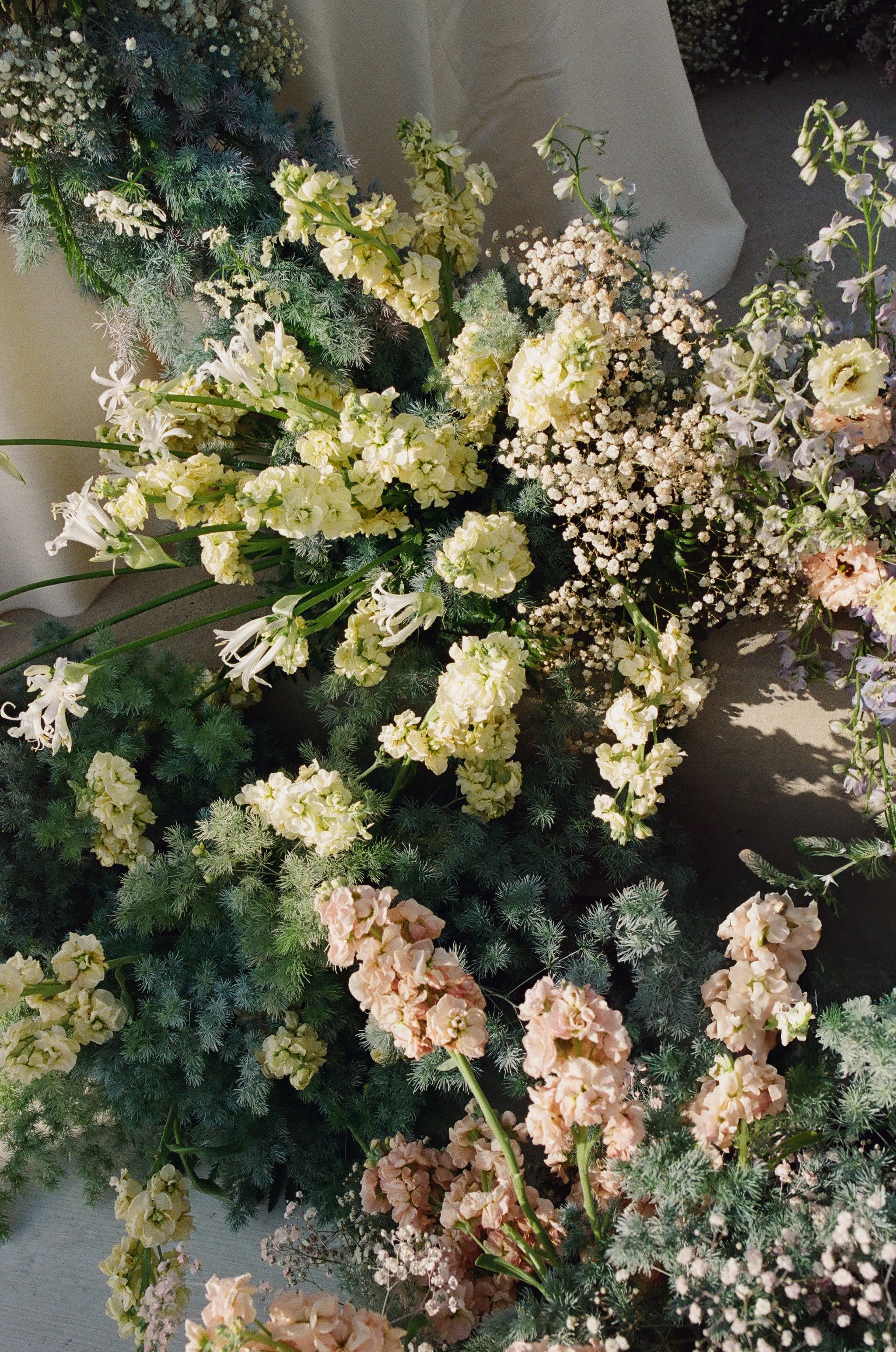 Jeune-perche-wedding-photographer-san-diego-fallbrook-california-documentary-luxury-editorial-elevated-fashion-whimsical-timeless-candid-film-analog-high-end-effortless-wedding-photos-177.jpg
