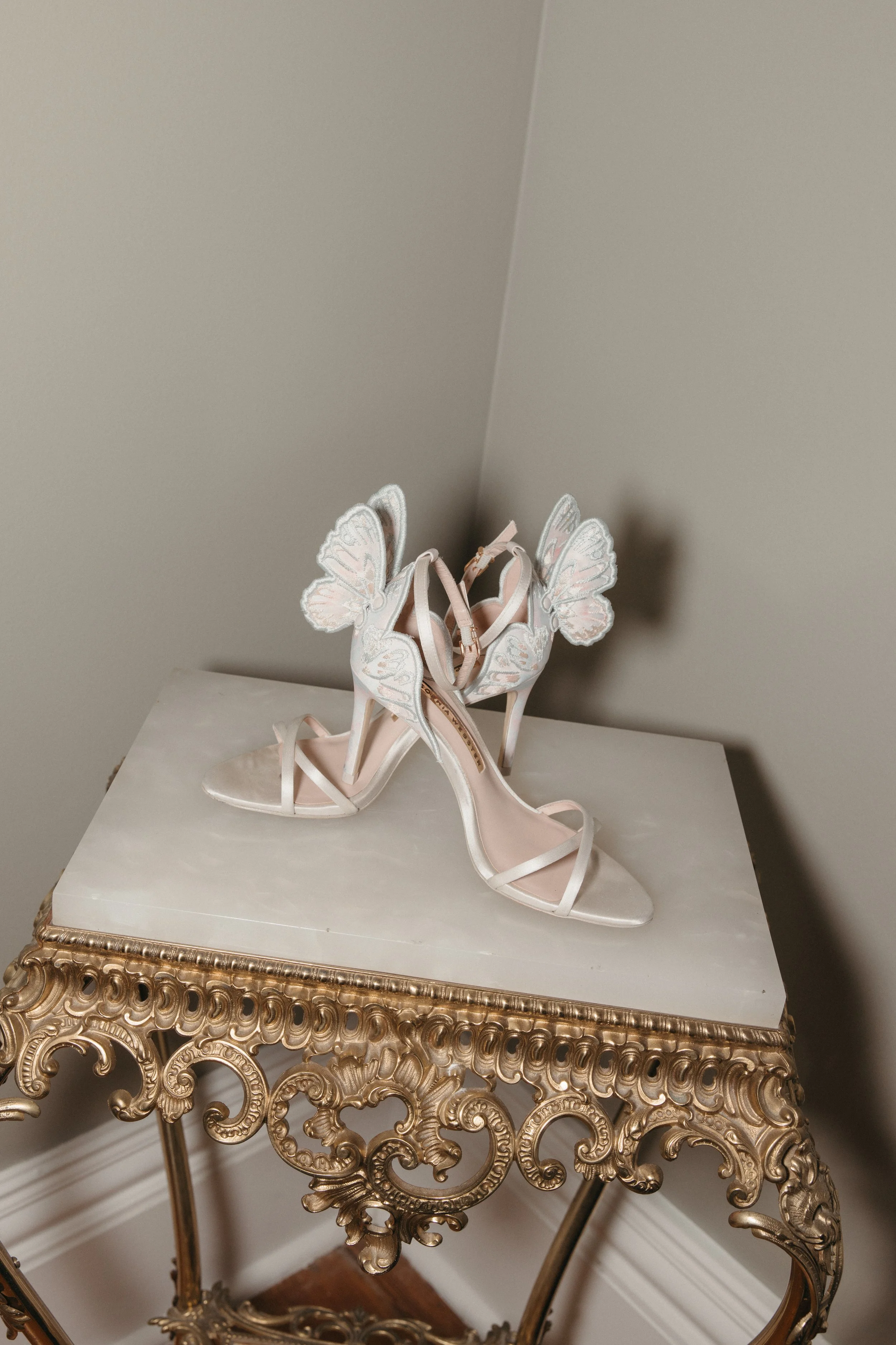 The-Allan-House-Wedding-Photographer-Luxury-High-End-Documentary-Candid-Film-Elegant-Timeless-Editorial-Asian-Vietnamese-Modern-Wedding-Pride-Prejudice-Austin-Texas-03.jpg