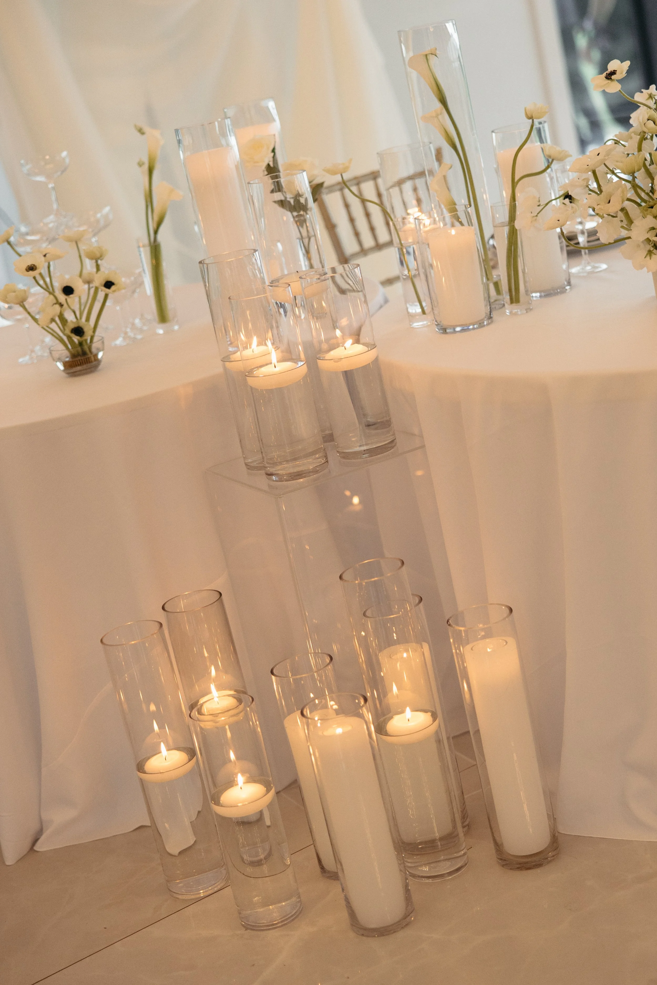 Videre-Estate-Austin-Texas-Wedding-Photographer-Dana-Harel-Design-Kentucky-Derby-Black-White-Attire-Christian-Louboutin-Minimal-Florals-Drapery-Romantic-Classy-Luxury-Editorial-Film-Candid-Documentary-059.jpg