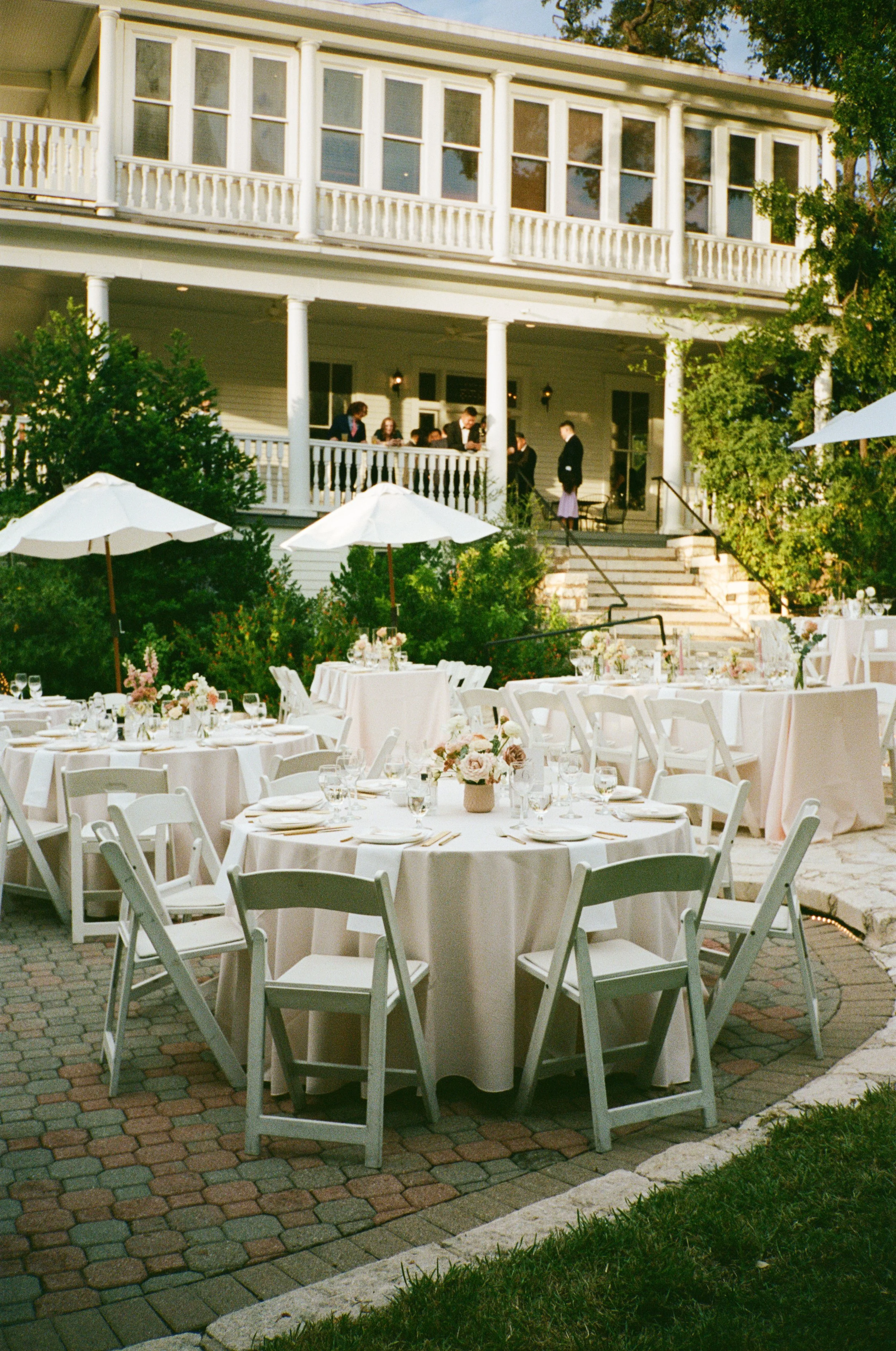 The-Allan-House-Wedding-Photographer-Luxury-High-End-Documentary-Candid-Film-Elegant-Timeless-Editorial-Asian-Vietnamese-Modern-Wedding-Pride-Prejudice-Austin-Texas-66.jpg