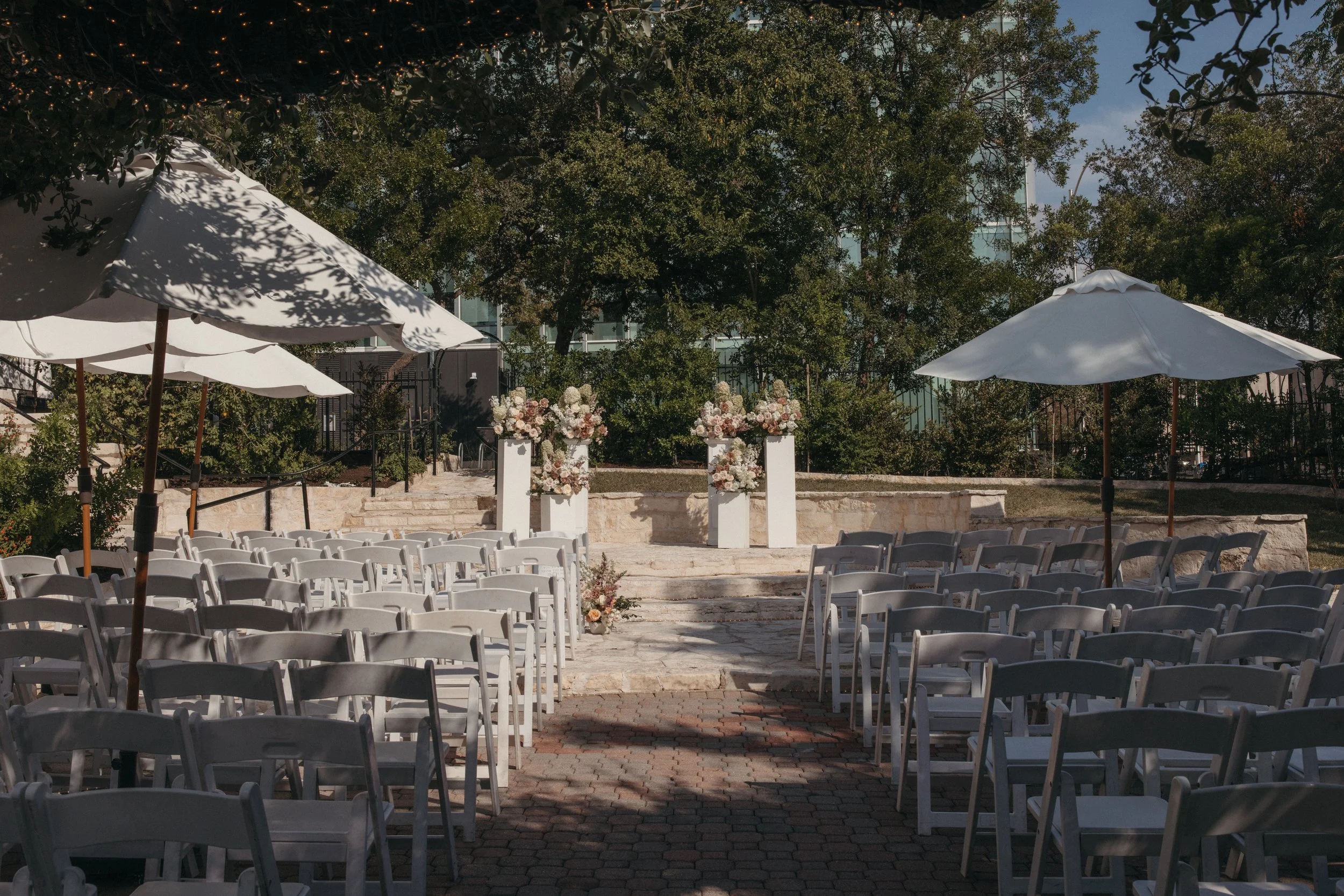 The-Allan-House-Wedding-Photographer-Luxury-High-End-Documentary-Candid-Film-Elegant-Timeless-Editorial-Asian-Vietnamese-Modern-Wedding-Pride-Prejudice-Austin-Texas-34.jpg
