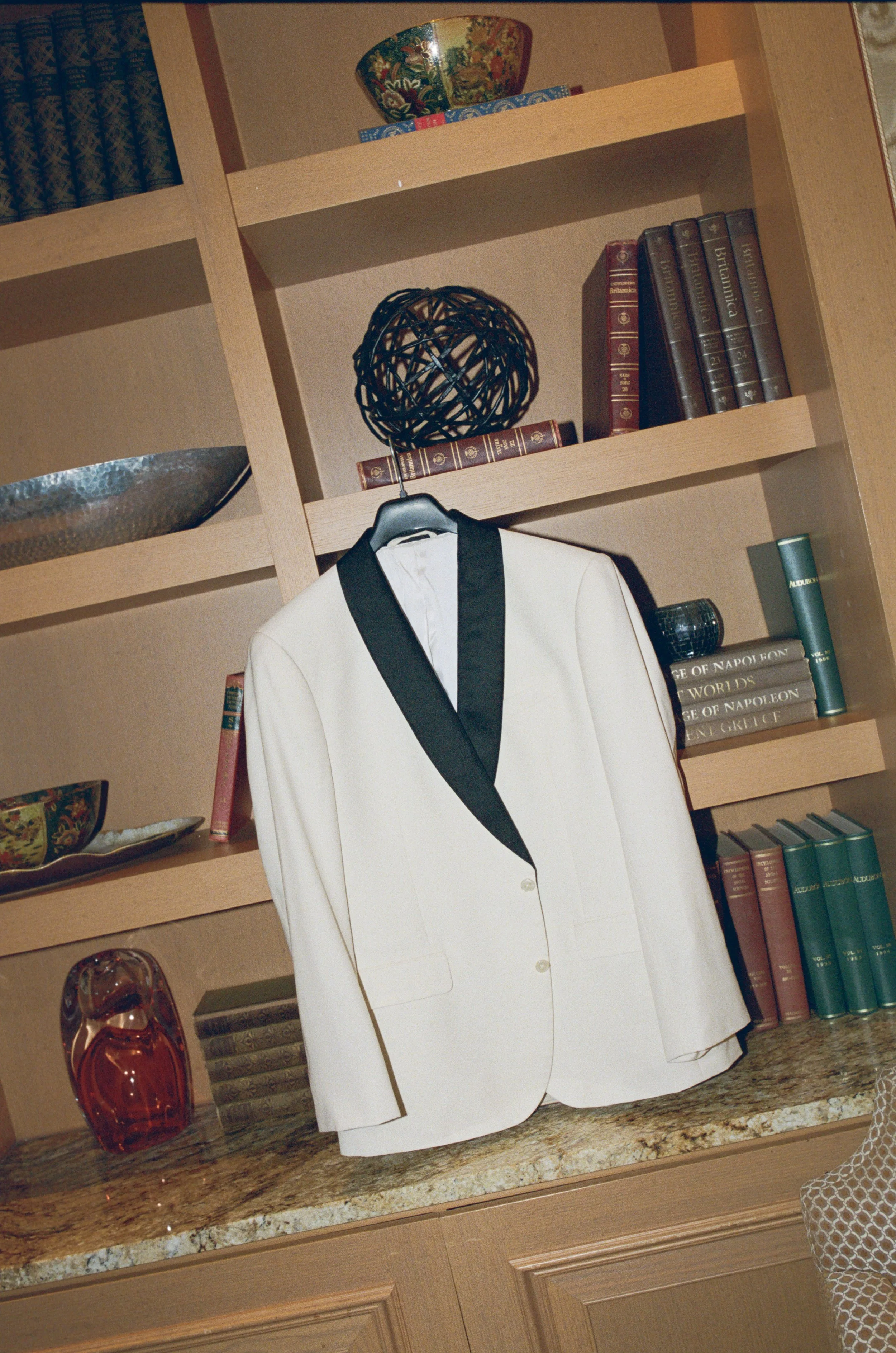 Le-Tesserae-Houston-Texas-Wedding-Photographer-Keely-Thorne-Events-Catholic-Ceremony-Anne-Barge-Navy-Blue-Ivory-Elegant-Timeless-Editorial-Documentary-Hybrid-Film-Digital-Candid-Photos-018.jpg