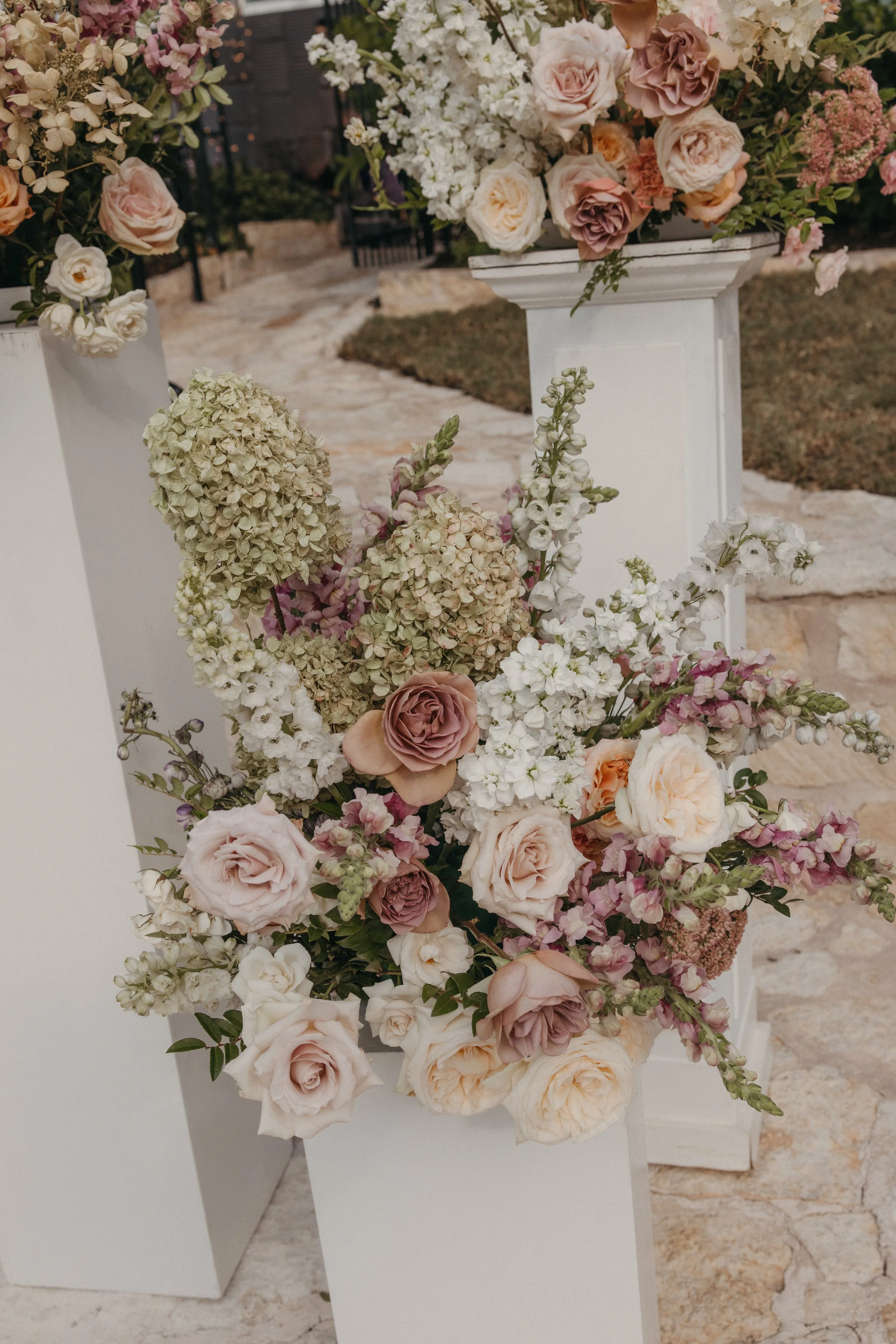 The-Allan-House-Wedding-Photographer-Luxury-High-End-Documentary-Candid-Film-Elegant-Timeless-Editorial-Asian-Vietnamese-Modern-Wedding-Pride-Prejudice-Austin-Texas-40.jpg