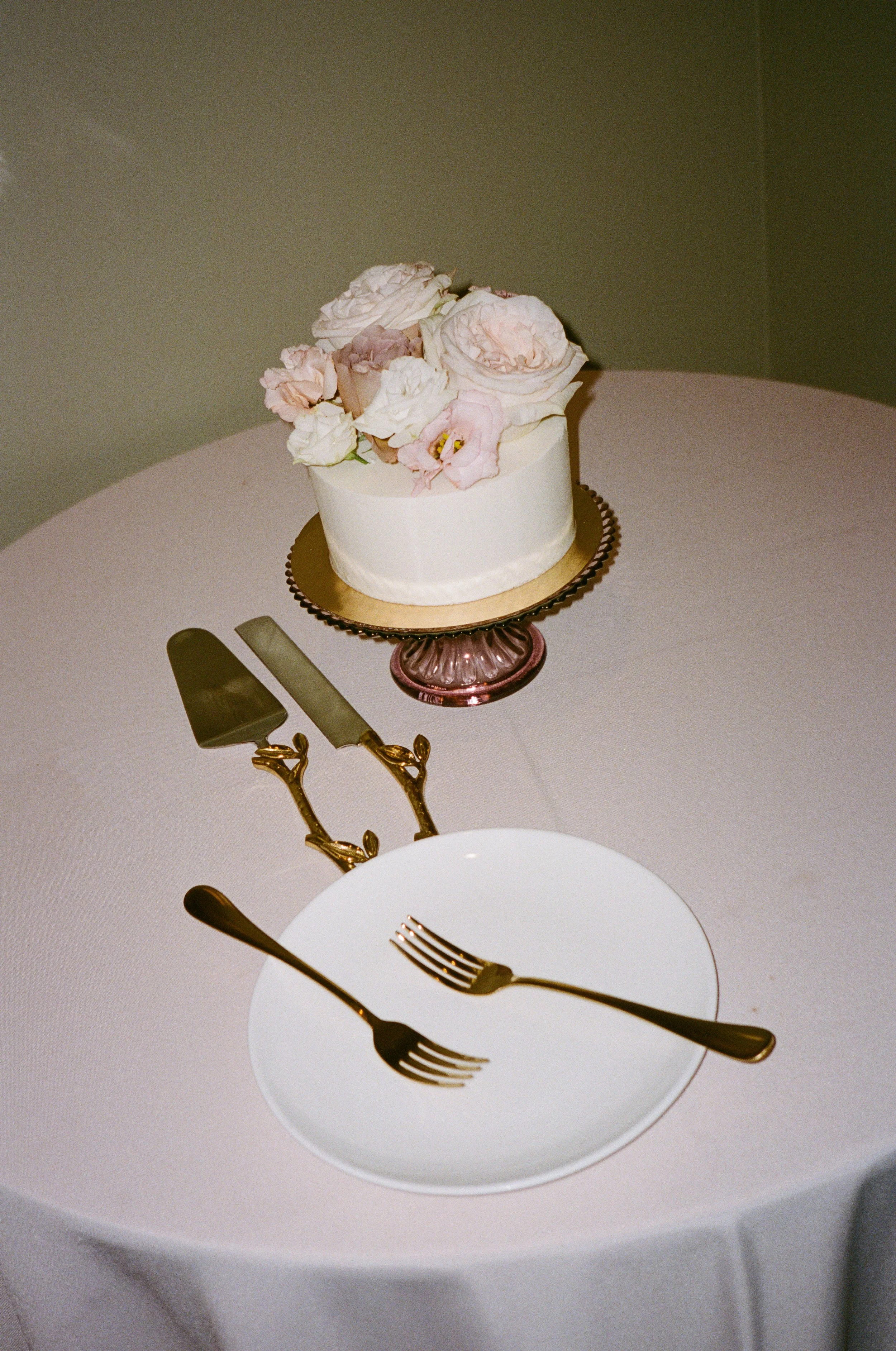The-Allan-House-Wedding-Photographer-Luxury-High-End-Documentary-Candid-Film-Elegant-Timeless-Editorial-Asian-Vietnamese-Modern-Wedding-Pride-Prejudice-Austin-Texas-78.jpg